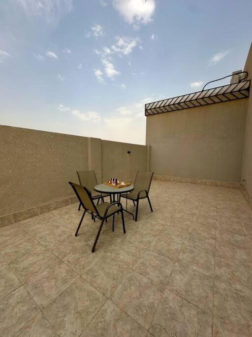 High Furnished Apt with Balcony