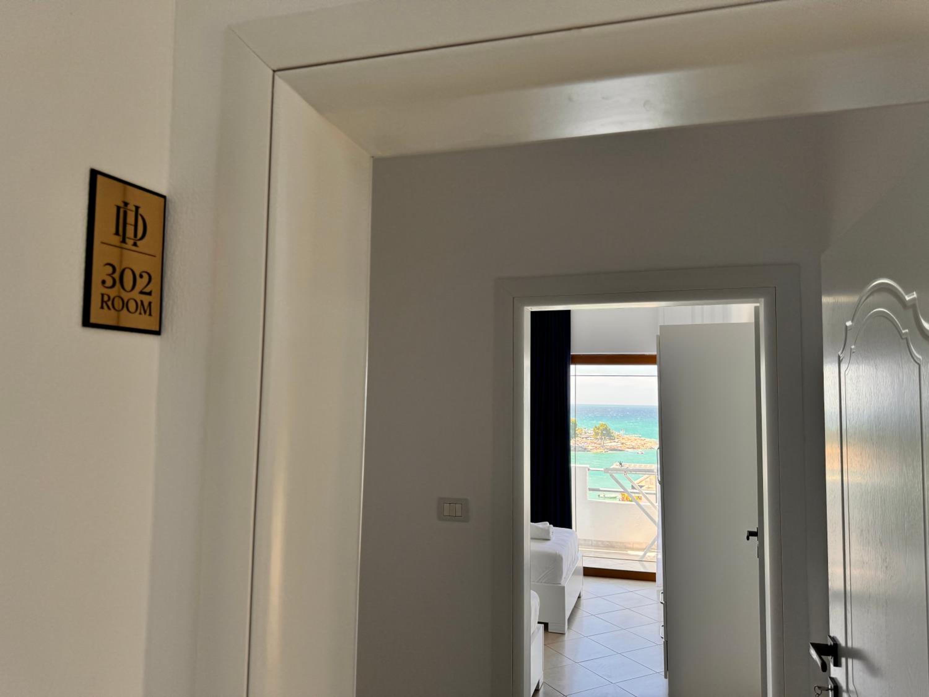 Dine Hotel