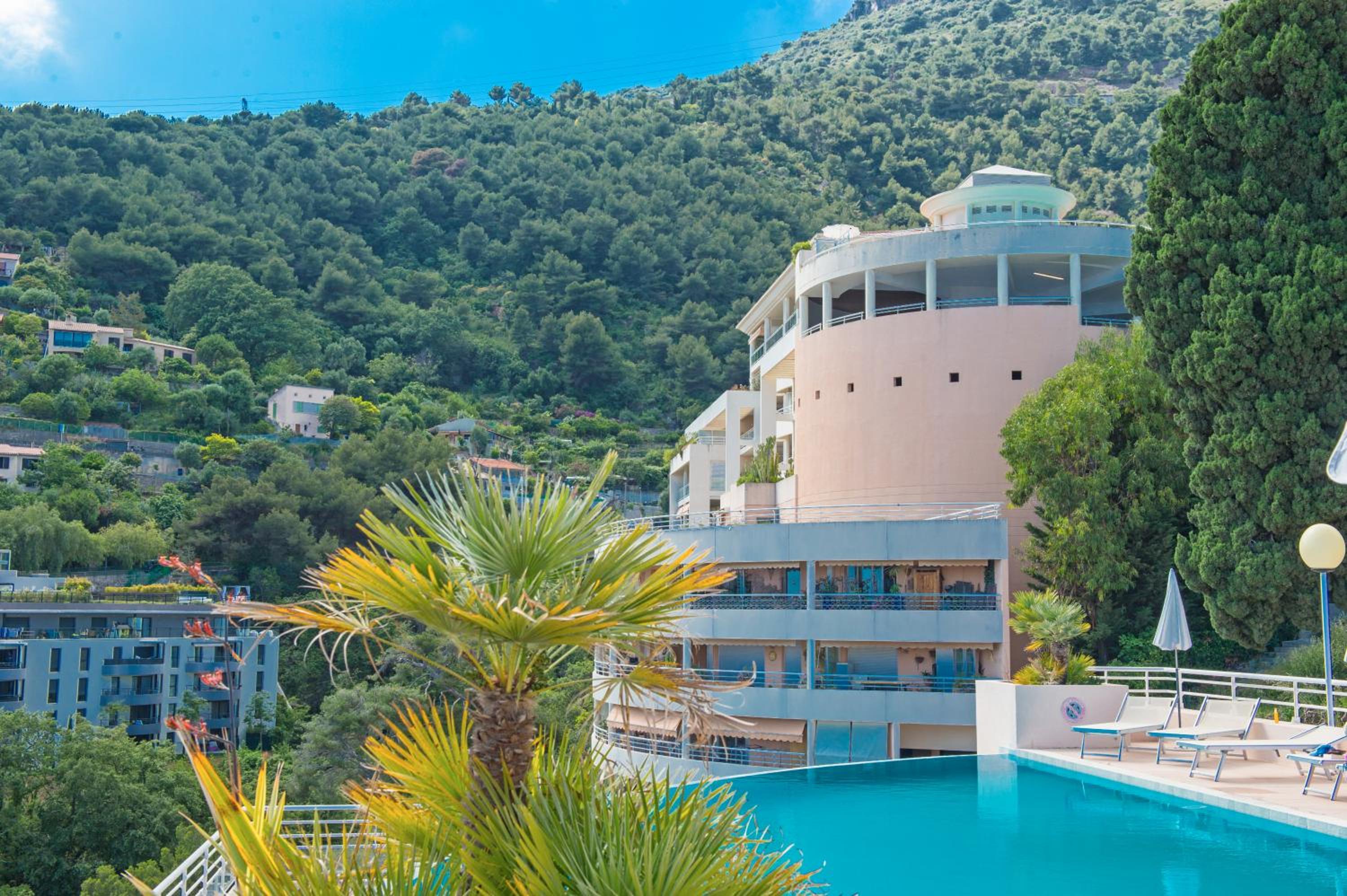 BEAUSEJOUR - Splendide 2 pièces - Piscine - Parking - Vue mer