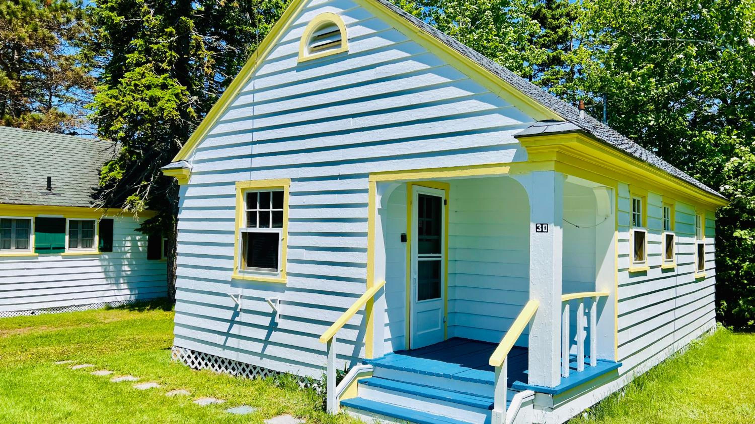 Green Gables Bungalow Court