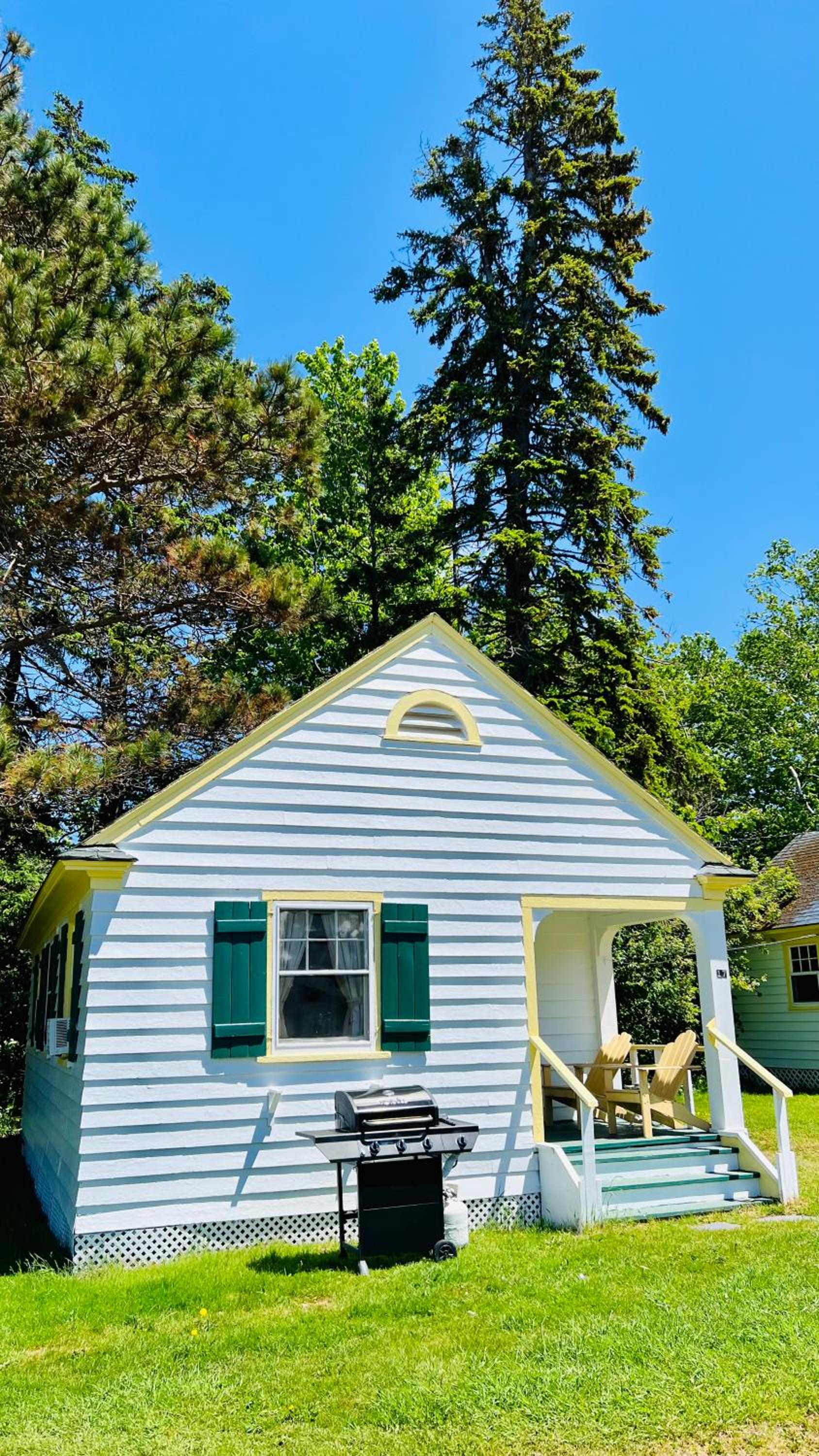 Green Gables Bungalow Court