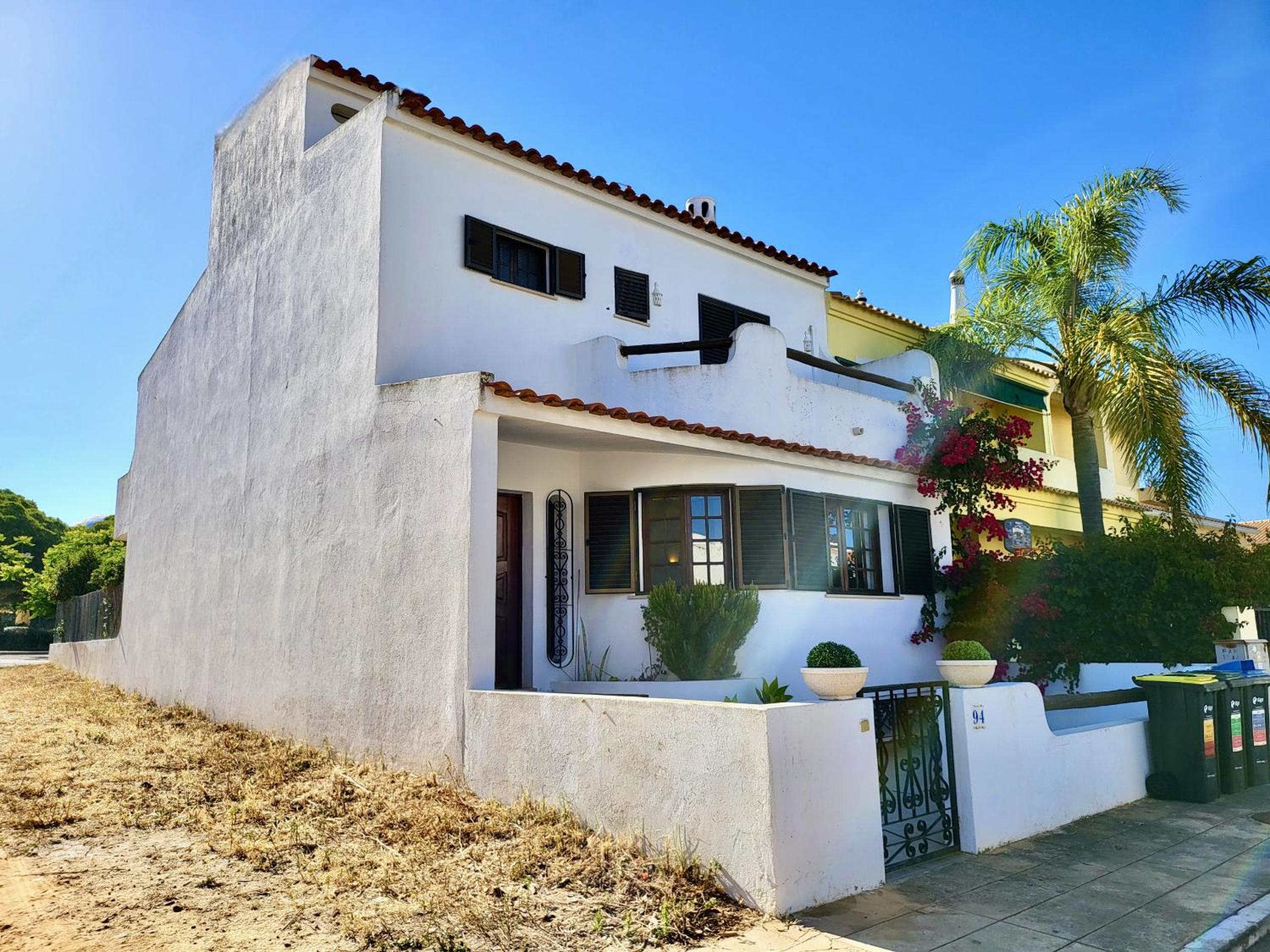 Faro Terrace Villa by Homing view 2