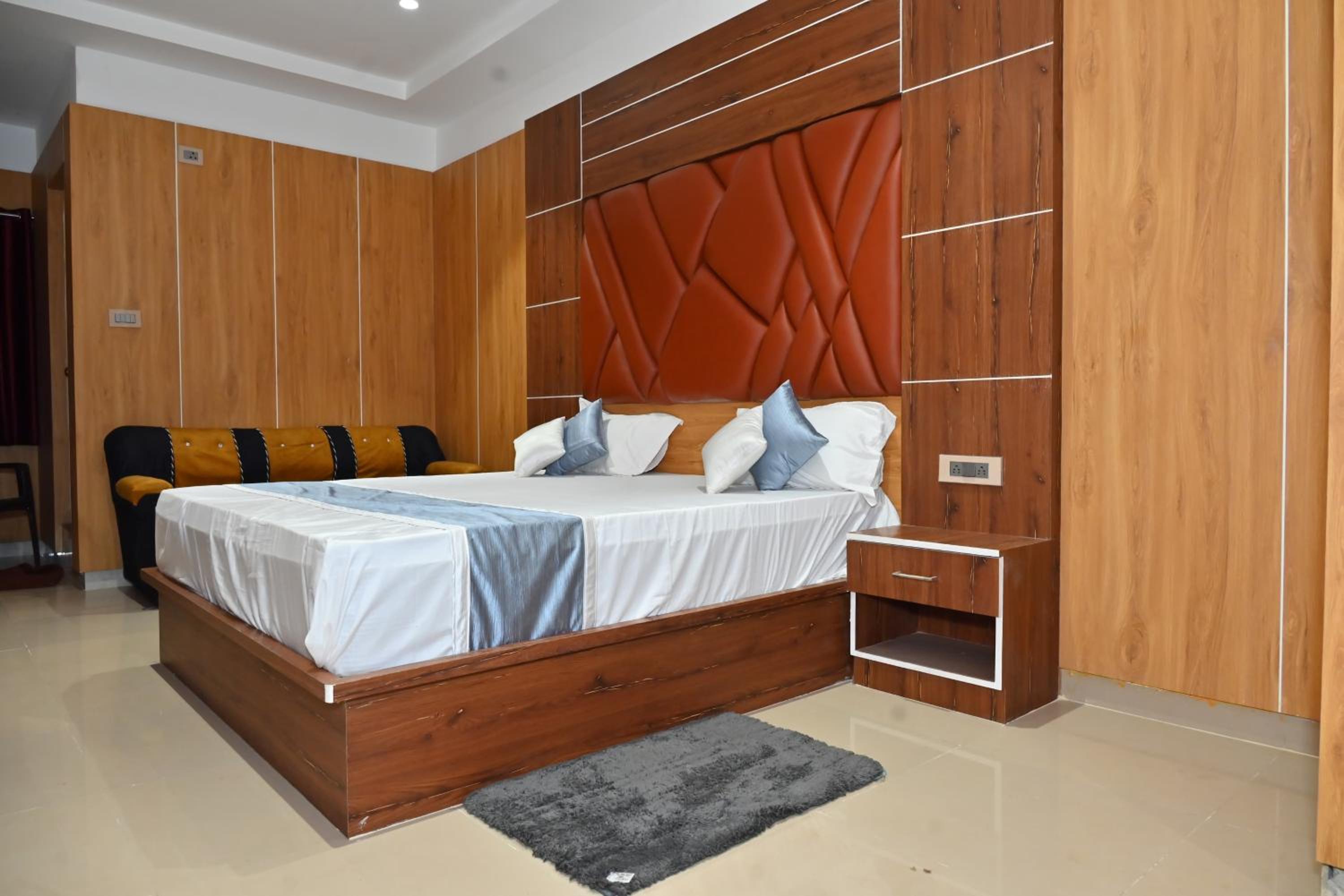 The Palace Suites view 5