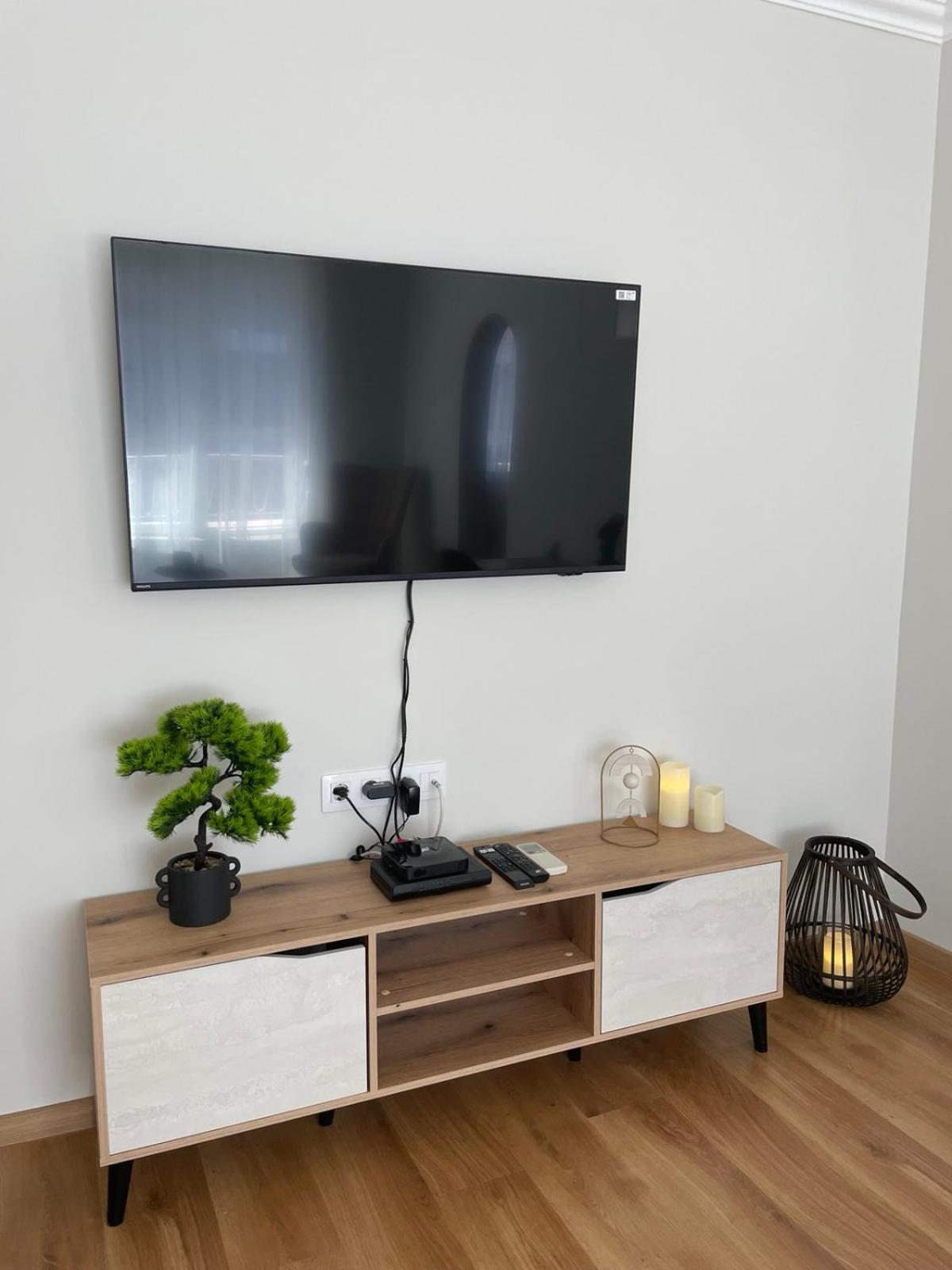 Seven Hills Apartment with optional Parking