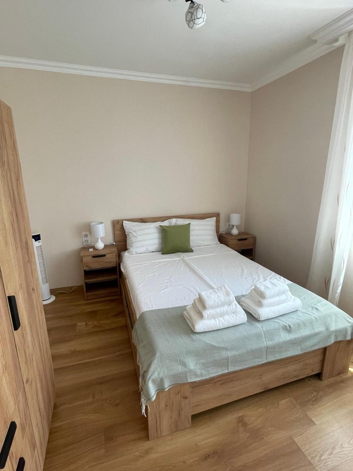 Seven Hills Apartment with optional Parking