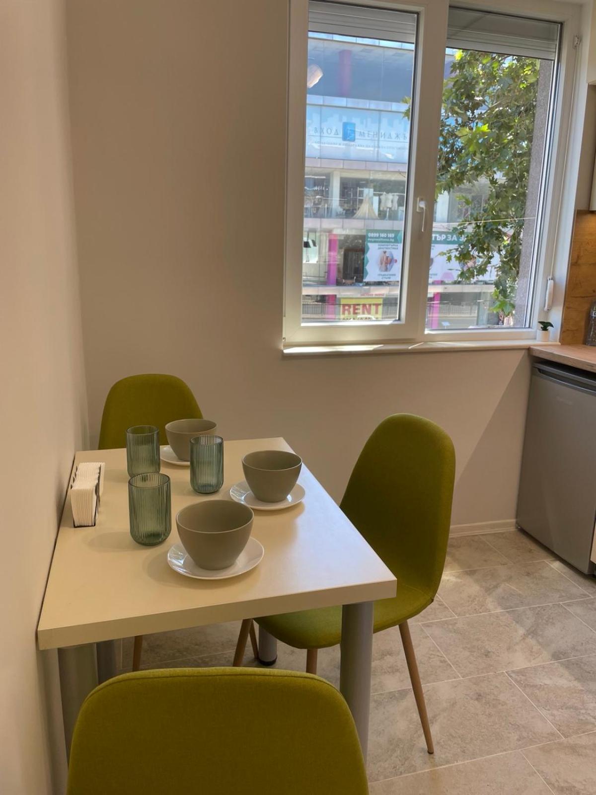 Seven Hills Apartment with optional Parking