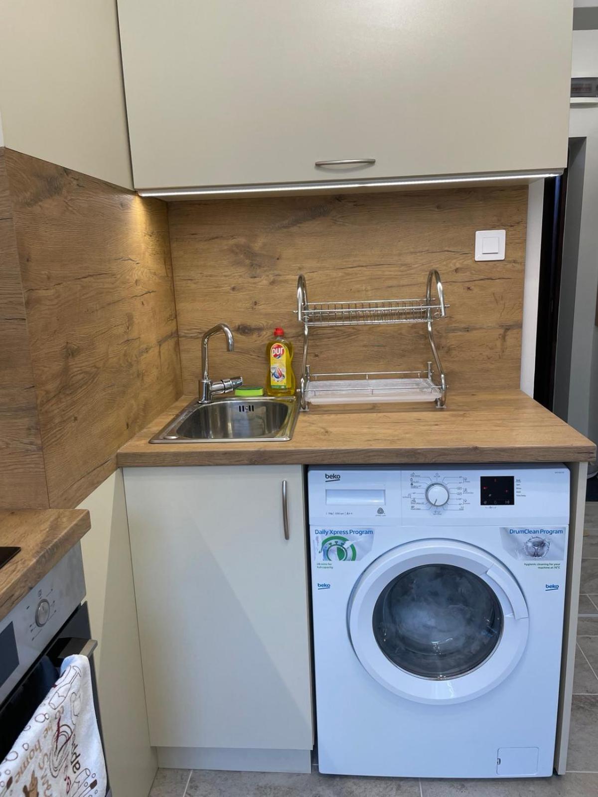 Seven Hills Apartment with optional Parking