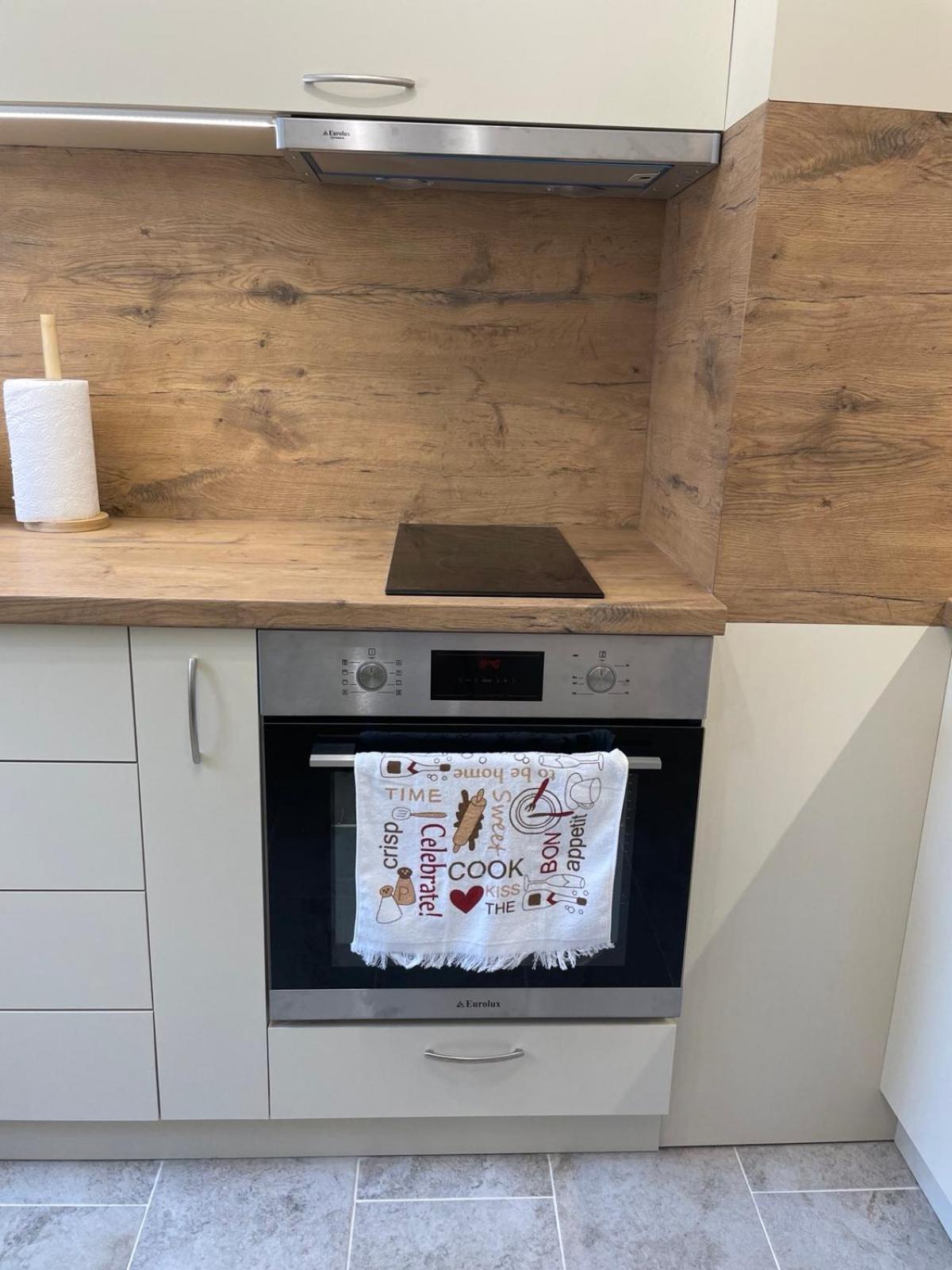 Seven Hills Apartment with optional Parking
