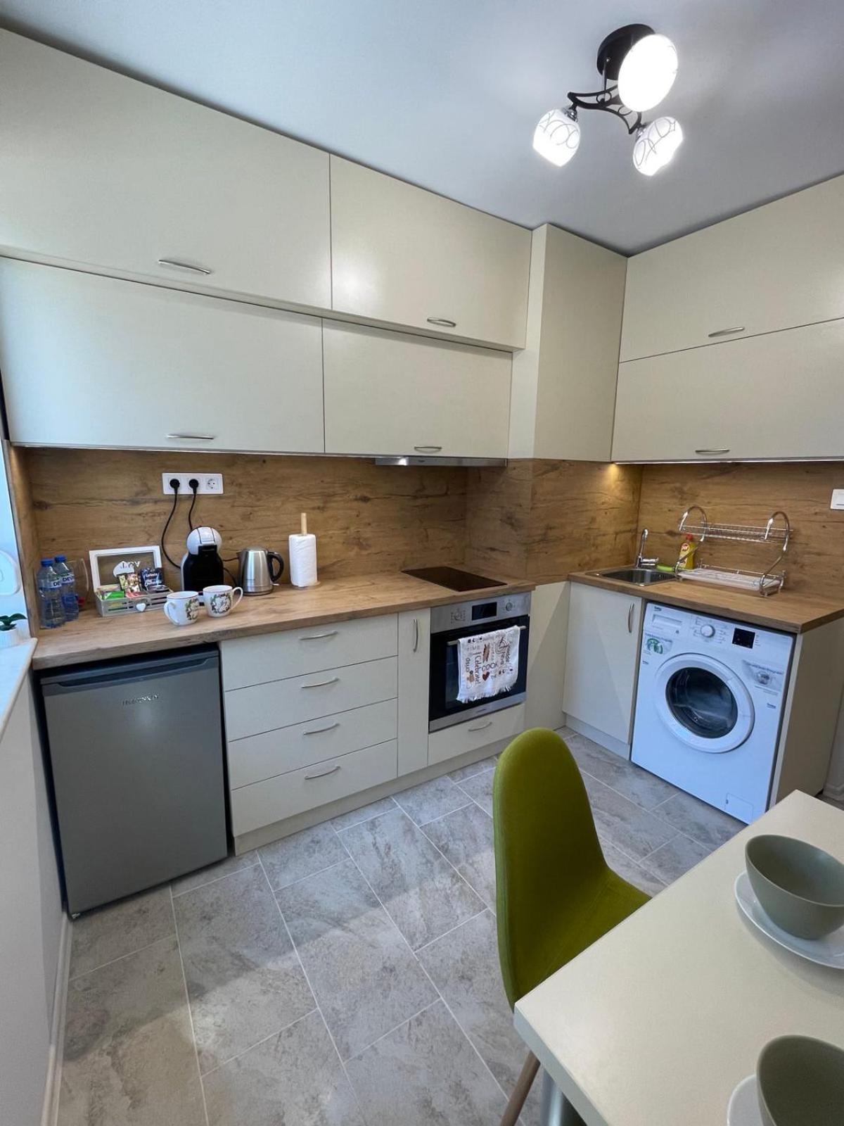 Seven Hills Apartment with optional Parking