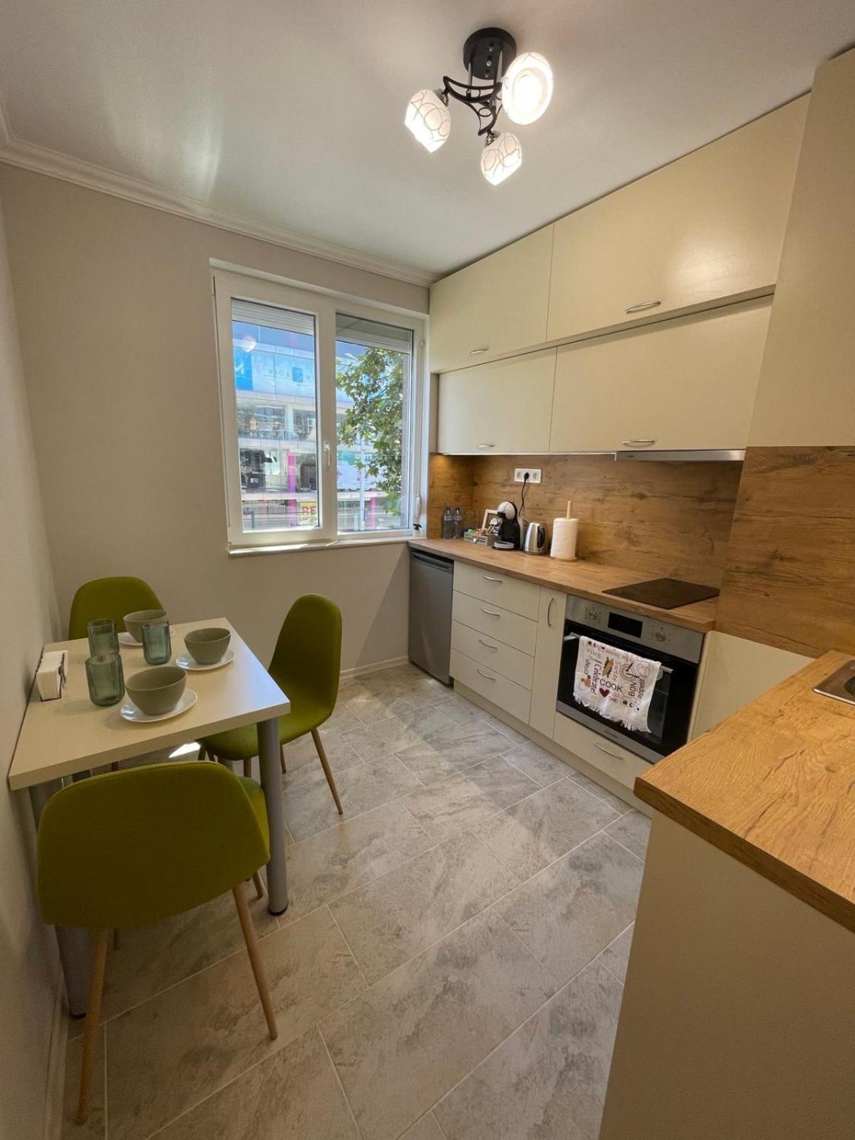 Seven Hills Apartment with optional Parking