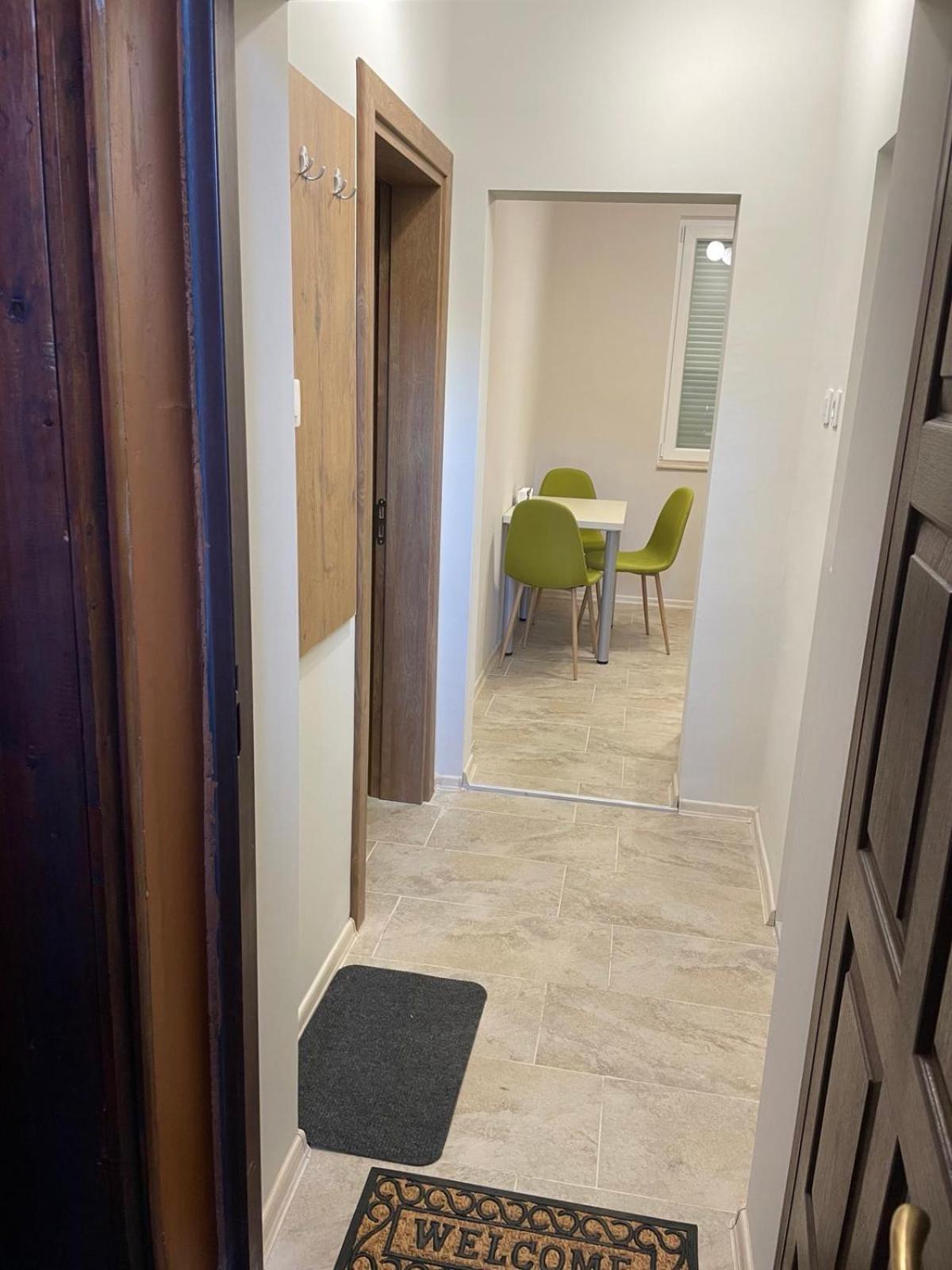Seven Hills Apartment with optional Parking