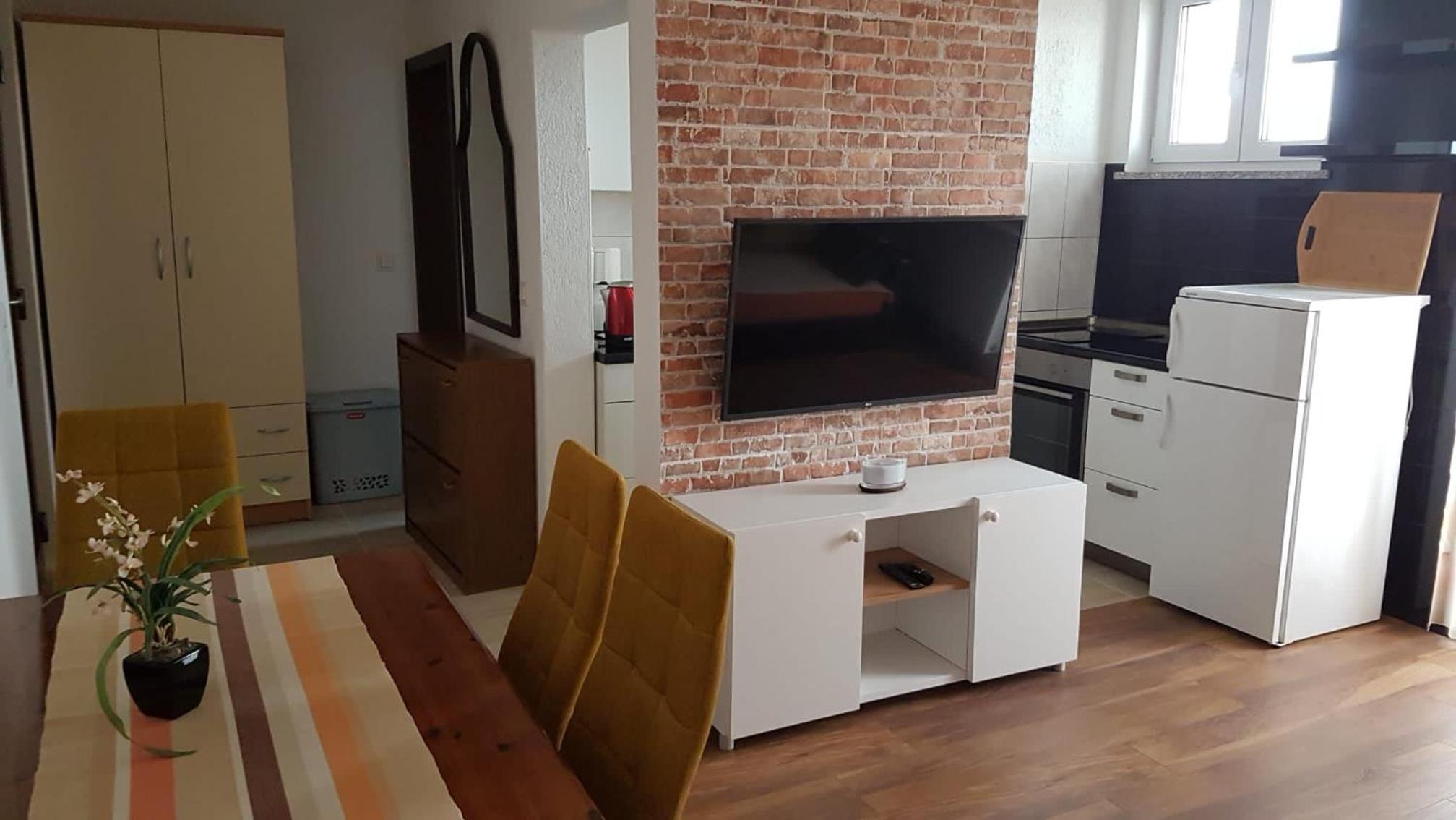 Sanus Apartments