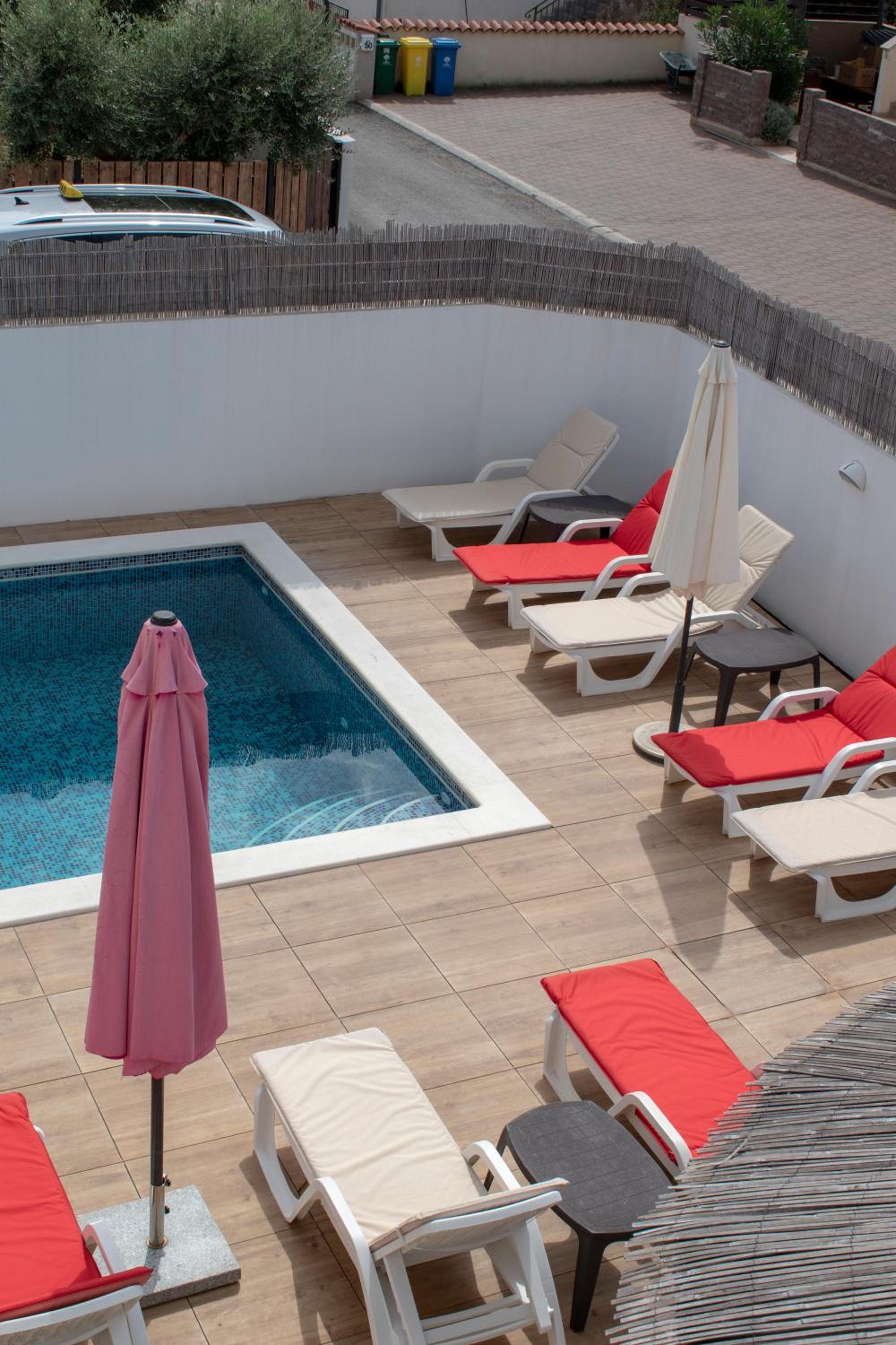Sanus Apartments