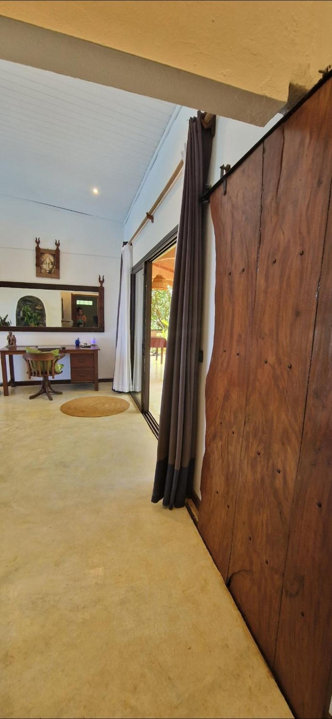 La VILLA ANKARENA Dans un domaine forestier tropical, PROPRIÉTÉ ENTIÈRE avec PISCINE PRIVEE, Wifi, TV Plage à 5 minutes à pieds view 4