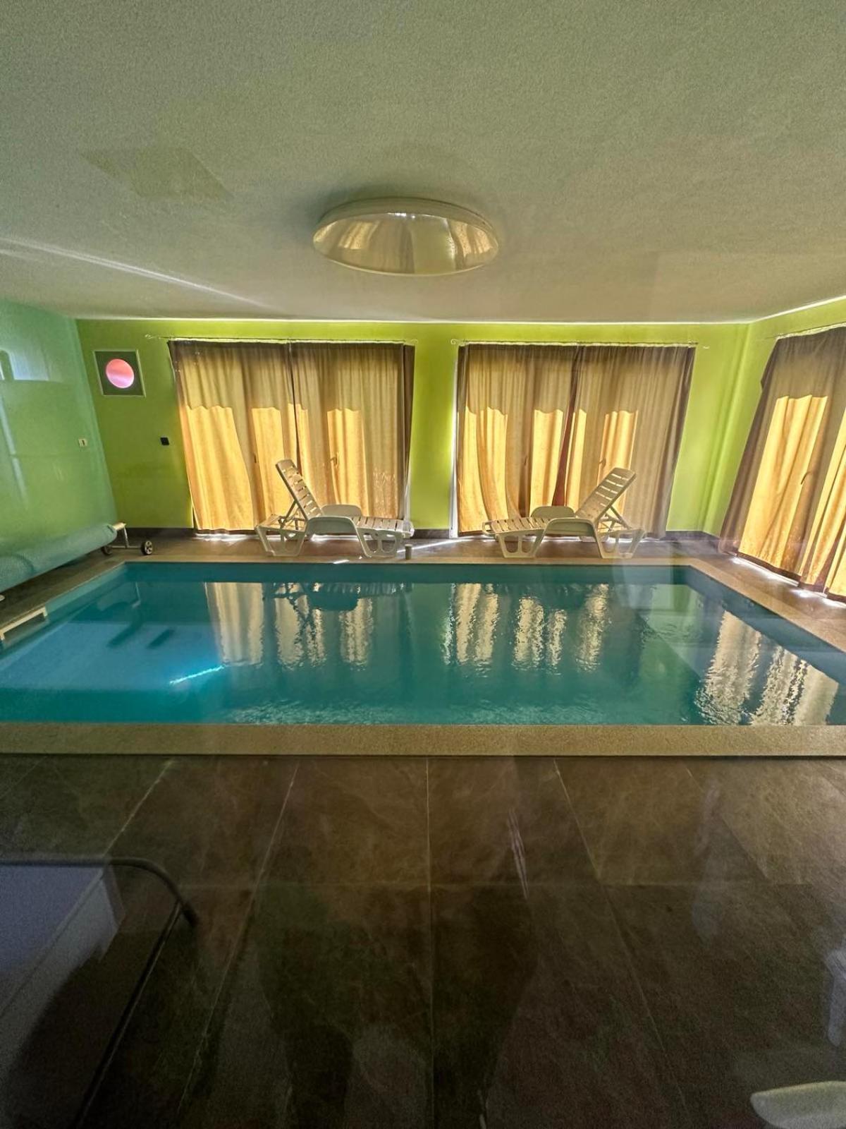 Beverly Hills SPA Pool House