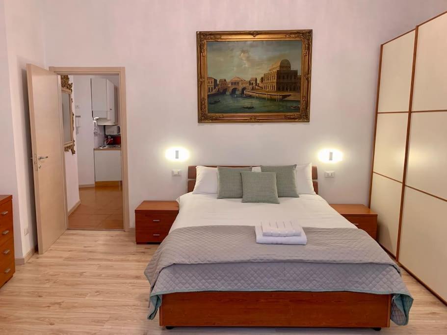 Central apartment De Angeli charm residence