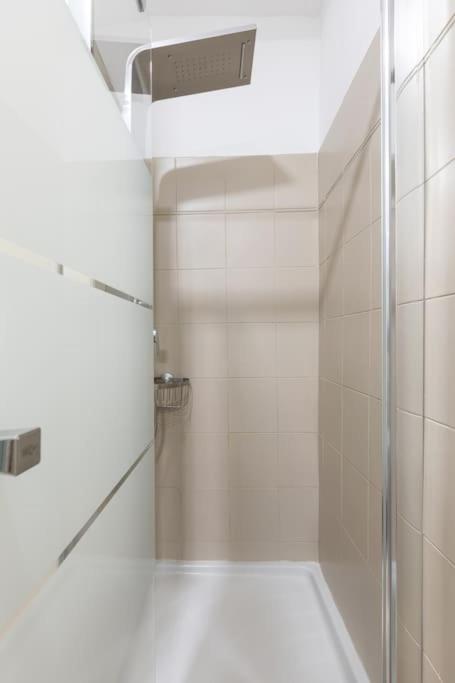 Central apartment De Angeli charm residence