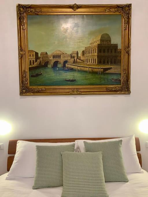 Central apartment De Angeli charm residence