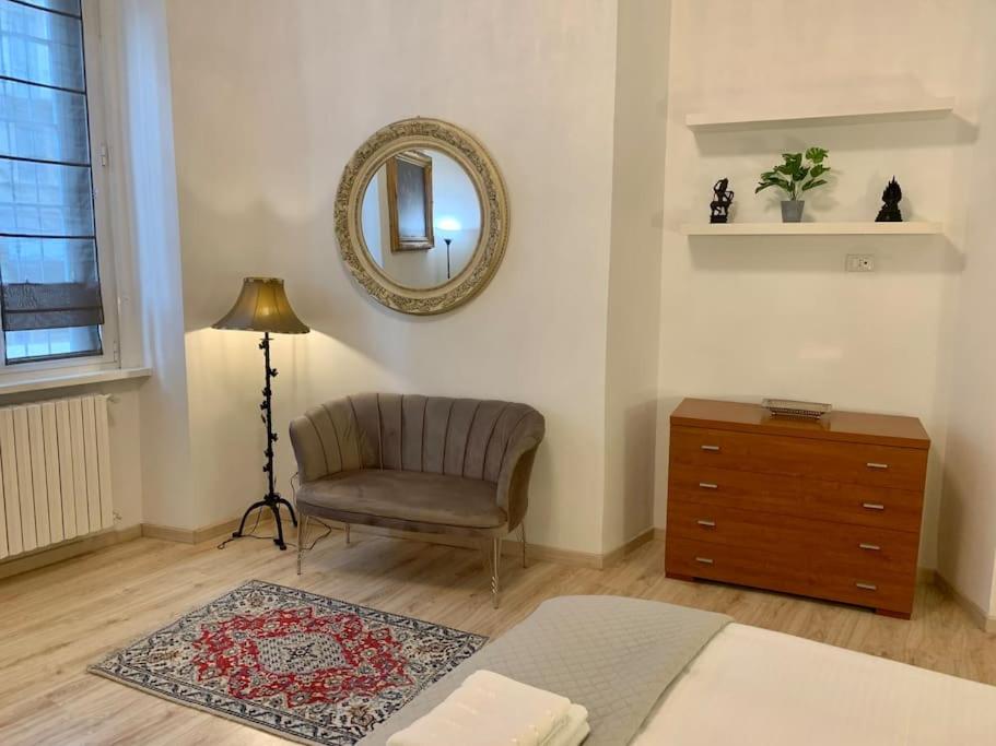 Central apartment De Angeli charm residence