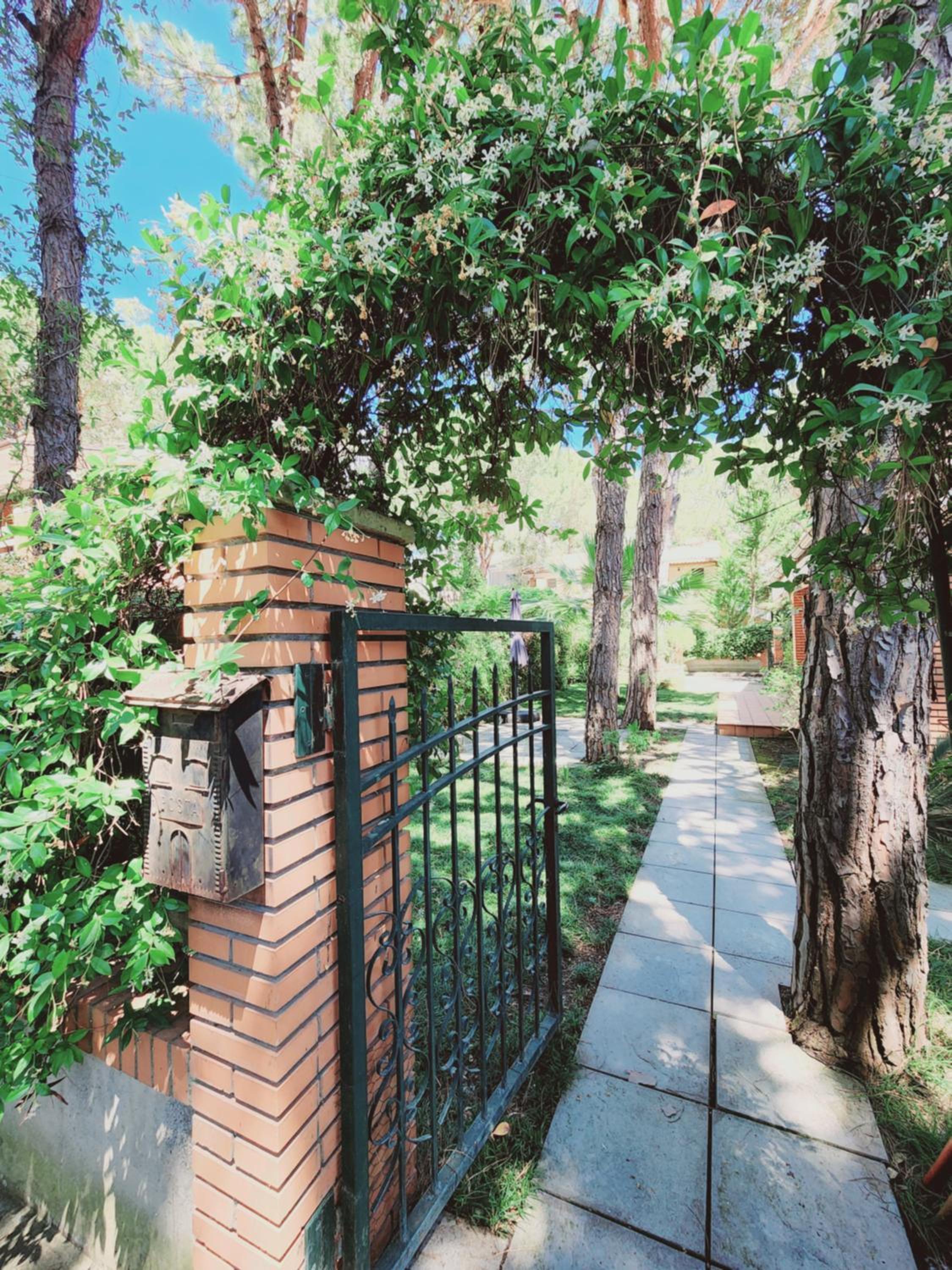 PineTrees Gem Villa Golem