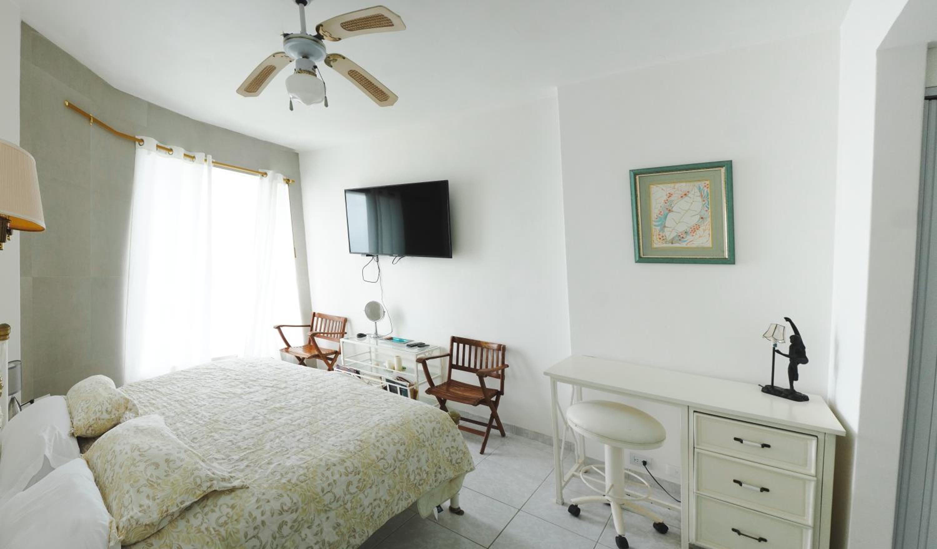 Beachfront Bliss Ap t 2Br Your Coastal Retreat view 4