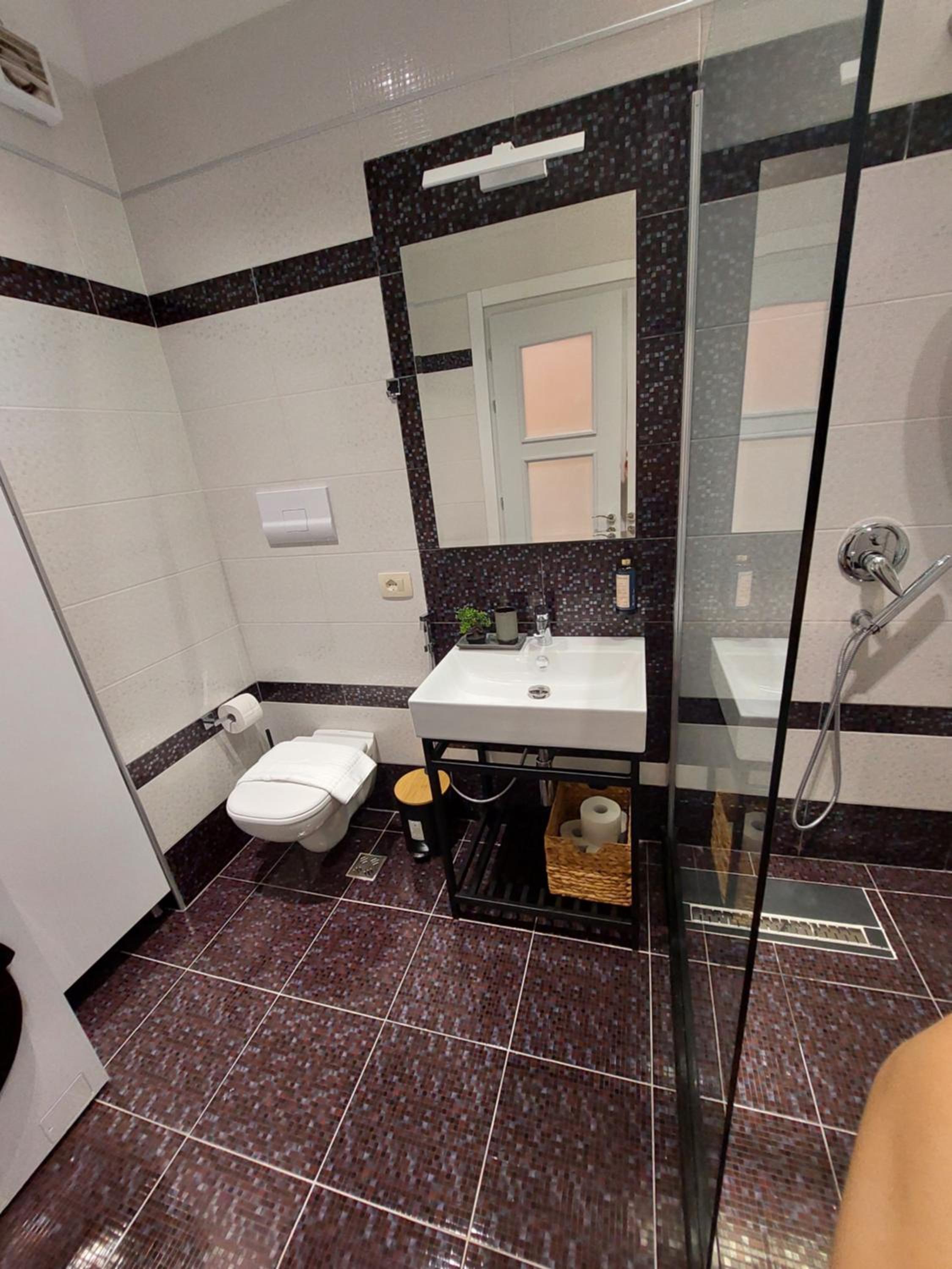 Sea Song Luxury Apartment in Diamond Hill
