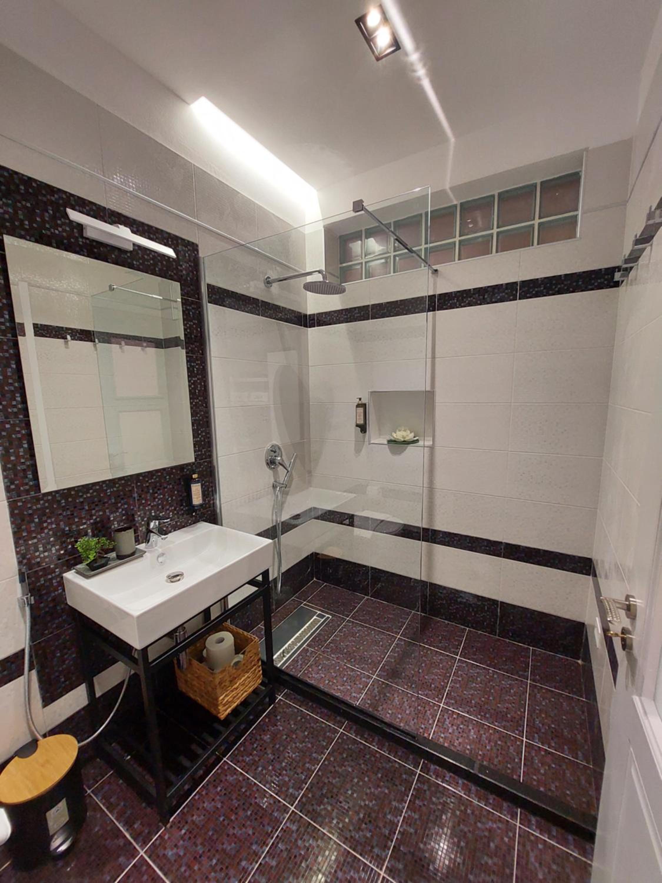 Sea Song Luxury Apartment in Diamond Hill