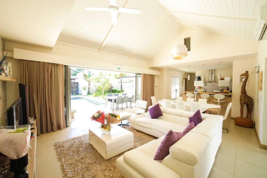 Luxurious Villa with private Pool