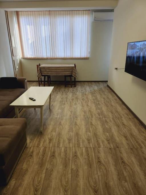Apt with 2 rooms bedroom and living room