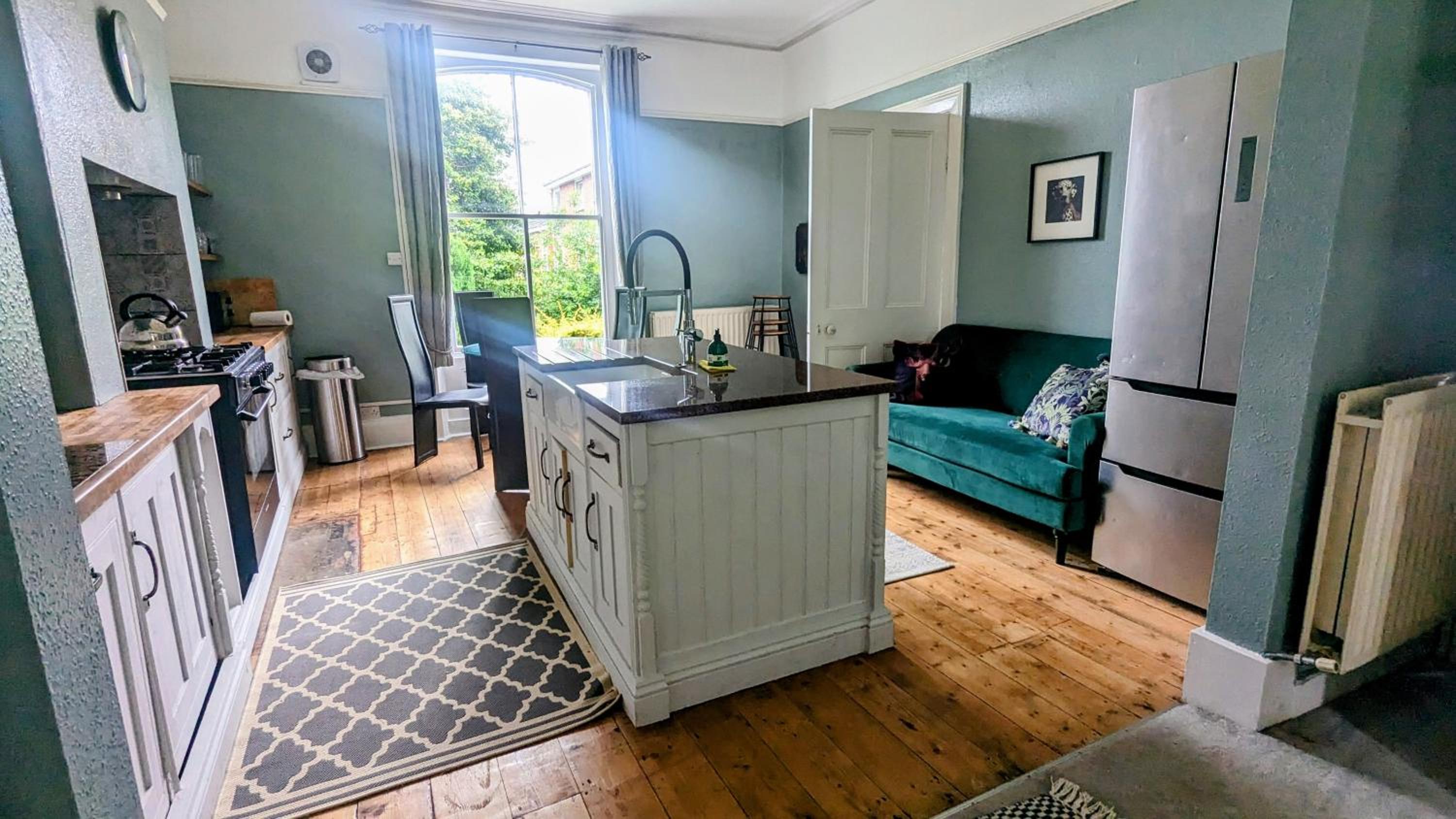 Spacious home, by Headingley Stadium, LGI, Leeds Arena, and the University of Leeds view 4
