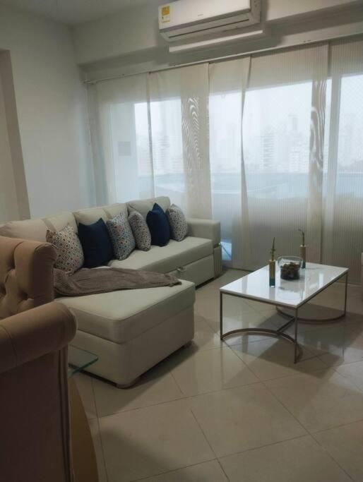 Fabulous 2bd apt with sea views