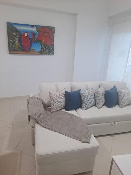 Fabulous 2bd apt with sea views