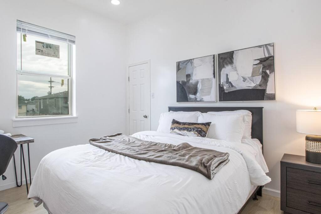 New Orleans Vacations - Vibrant Gray Downtown Loft - Property Image 23