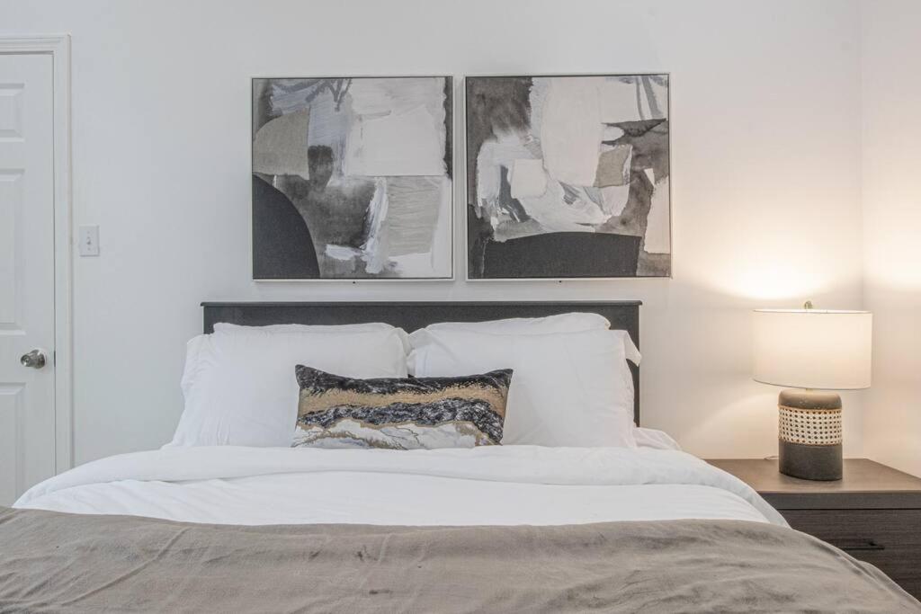 New Orleans Vacations - Vibrant Gray Downtown Loft - Property Image 22