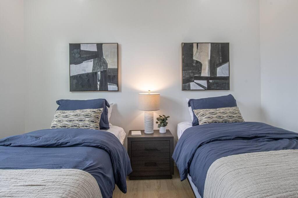 New Orleans Vacations - Vibrant Gray Downtown Loft - Property Image 18