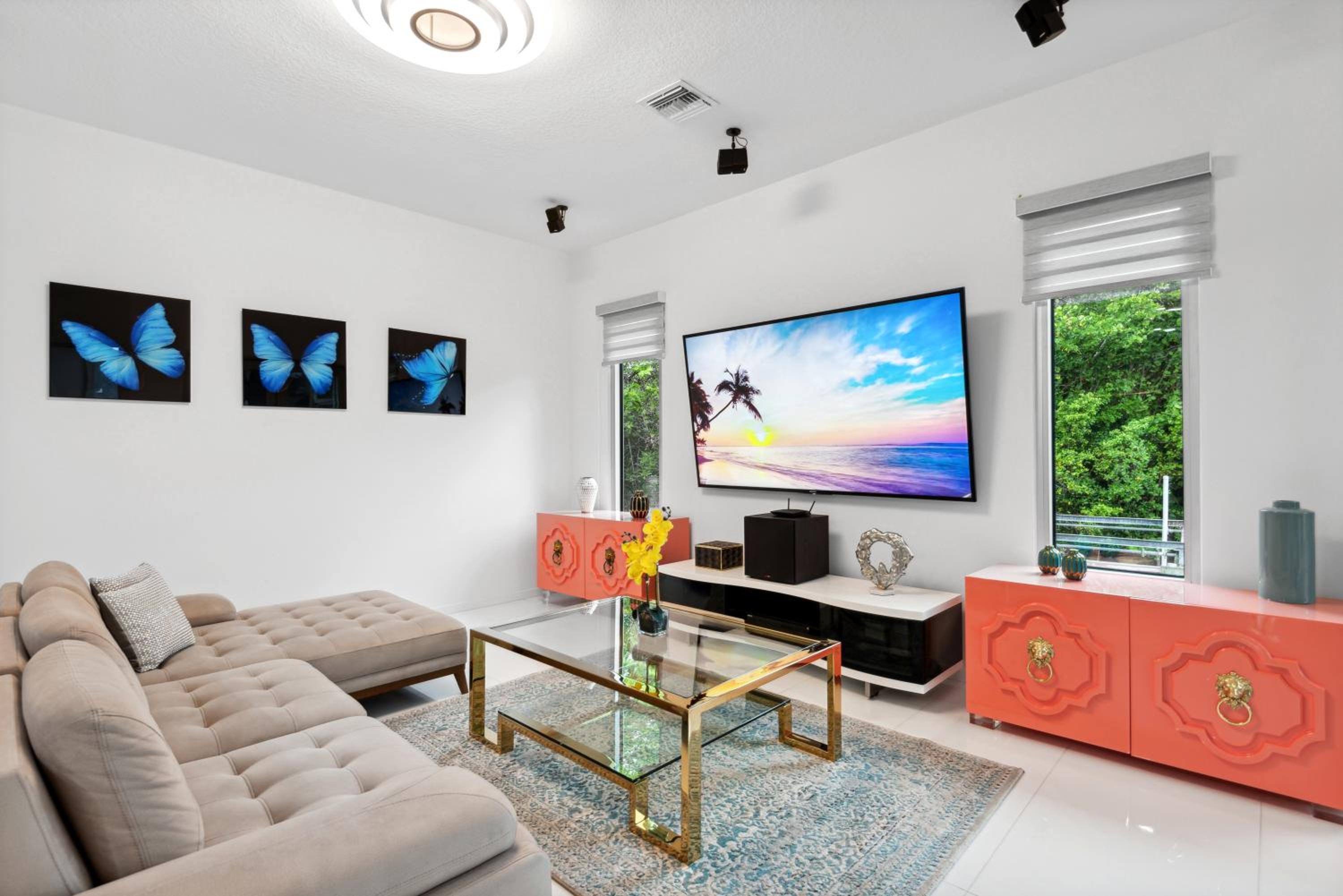 Luxury Modern Waterfront House in BEST Location! King Bed Suite & Close to Beach view 4