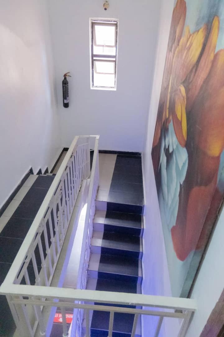 Devine Villa Apartments view 4
