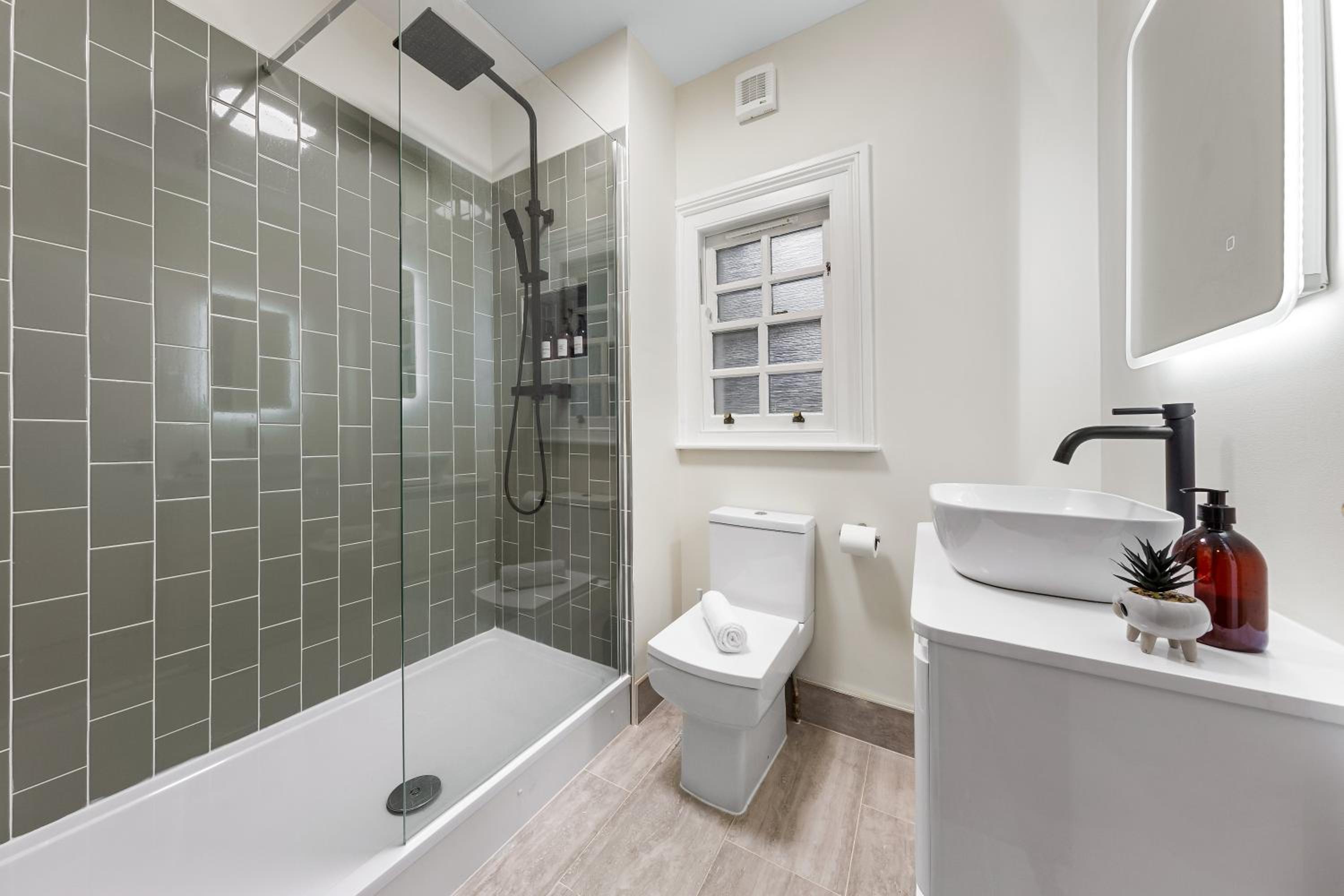Baker Street Station 2-Bedroom Luxury Dream Flat! Hyde Park, Edgware Road & Oxford Street