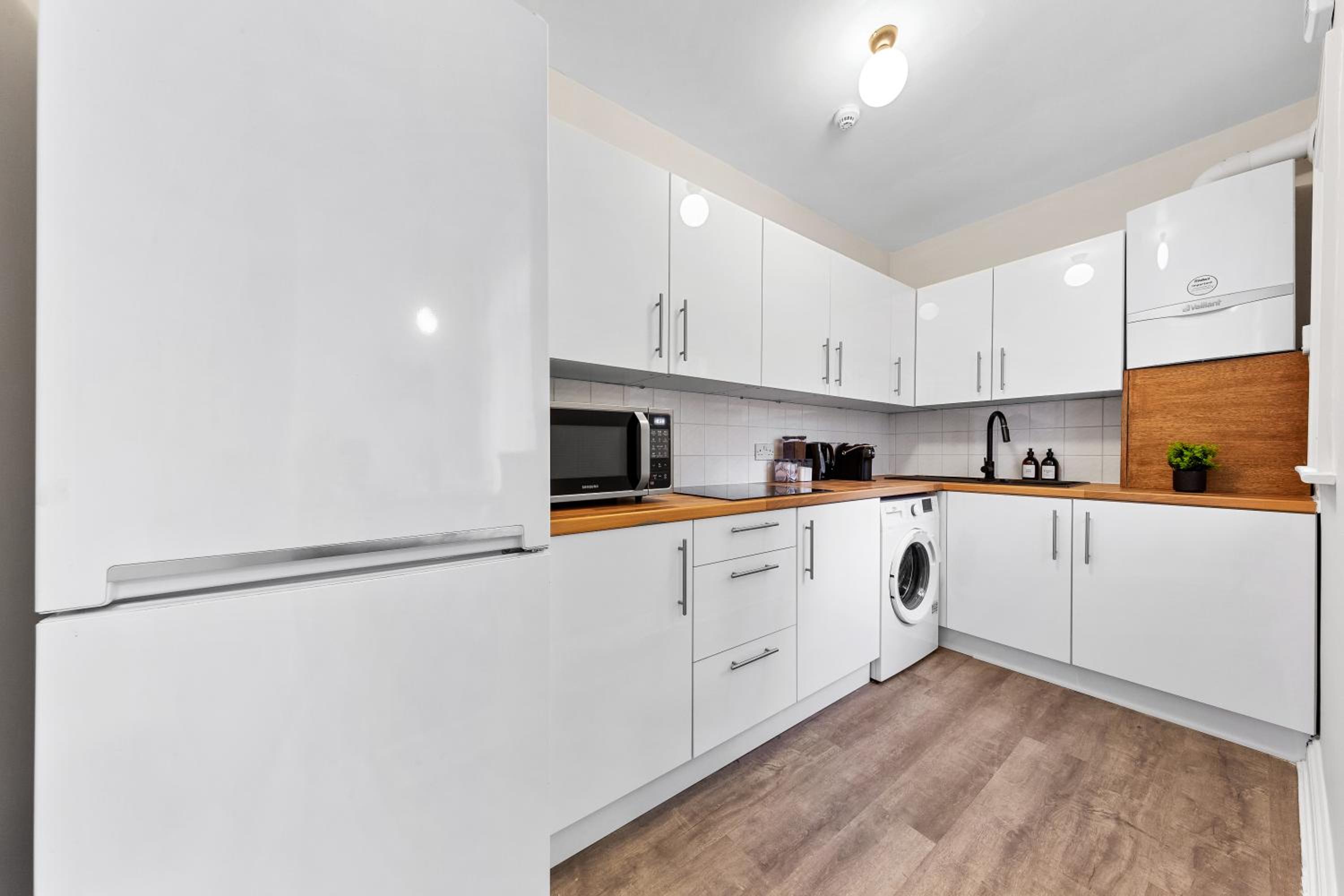 Baker Street Station 2-Bedroom Luxury Dream Flat! Hyde Park, Edgware Road & Oxford Street