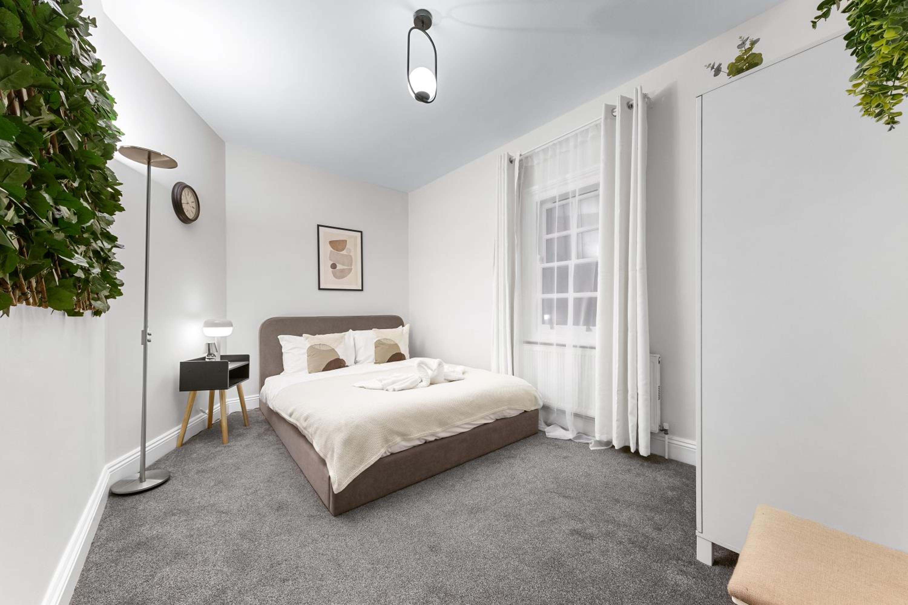 Baker Street Station 2-Bedroom Luxury Dream Flat! Hyde Park, Edgware Road & Oxford Street