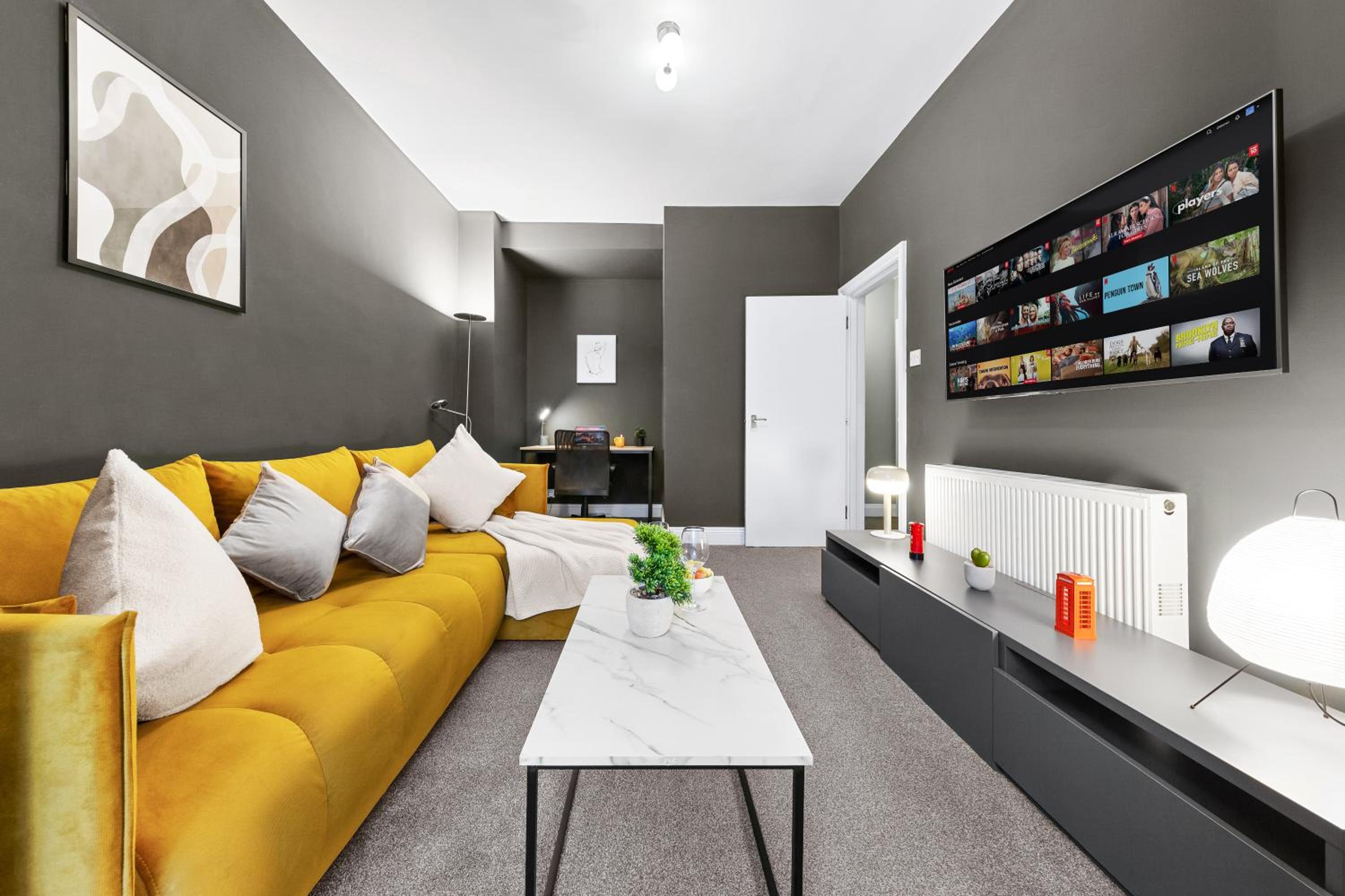 Baker Street Station 2-Bedroom Luxury Dream Flat! Hyde Park, Edgware Road & Oxford Street