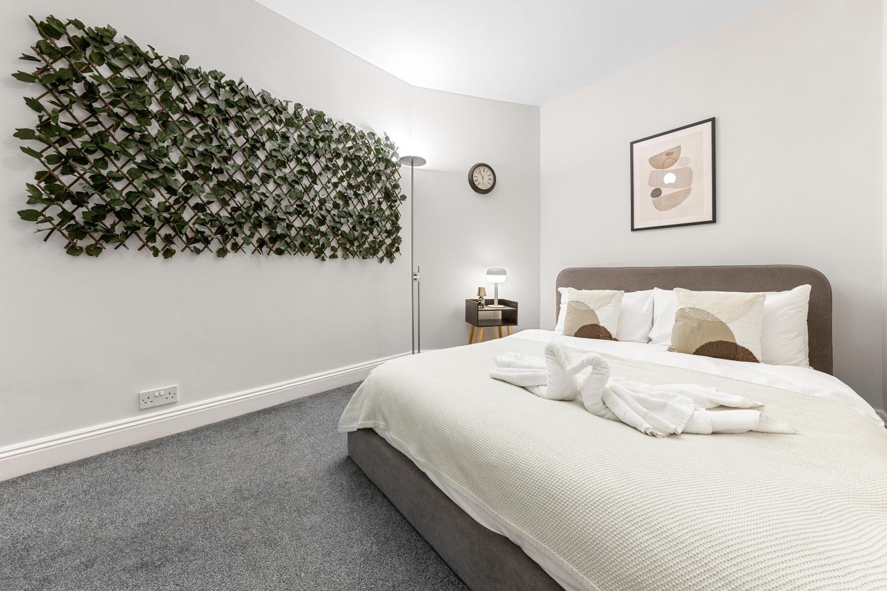 Baker Street Station 2-Bedroom Luxury Dream Flat! Hyde Park, Edgware Road & Oxford Street