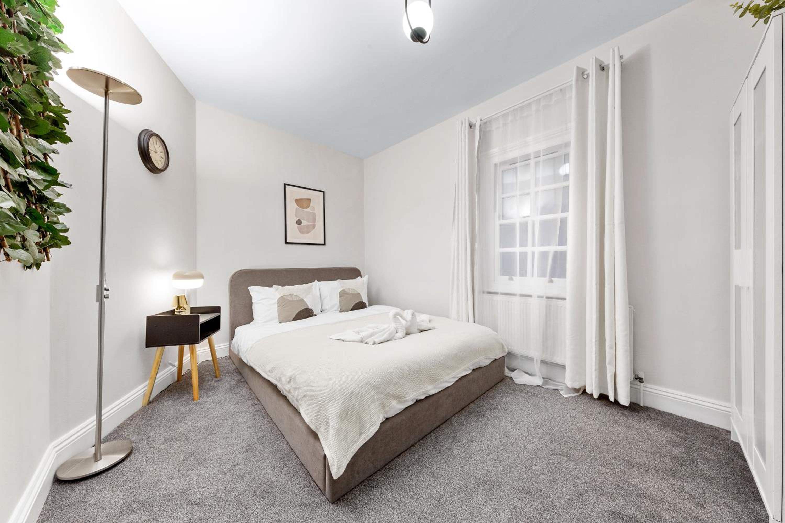 Baker Street Station 2-Bedroom Luxury Dream Flat! Hyde Park, Edgware Road & Oxford Street