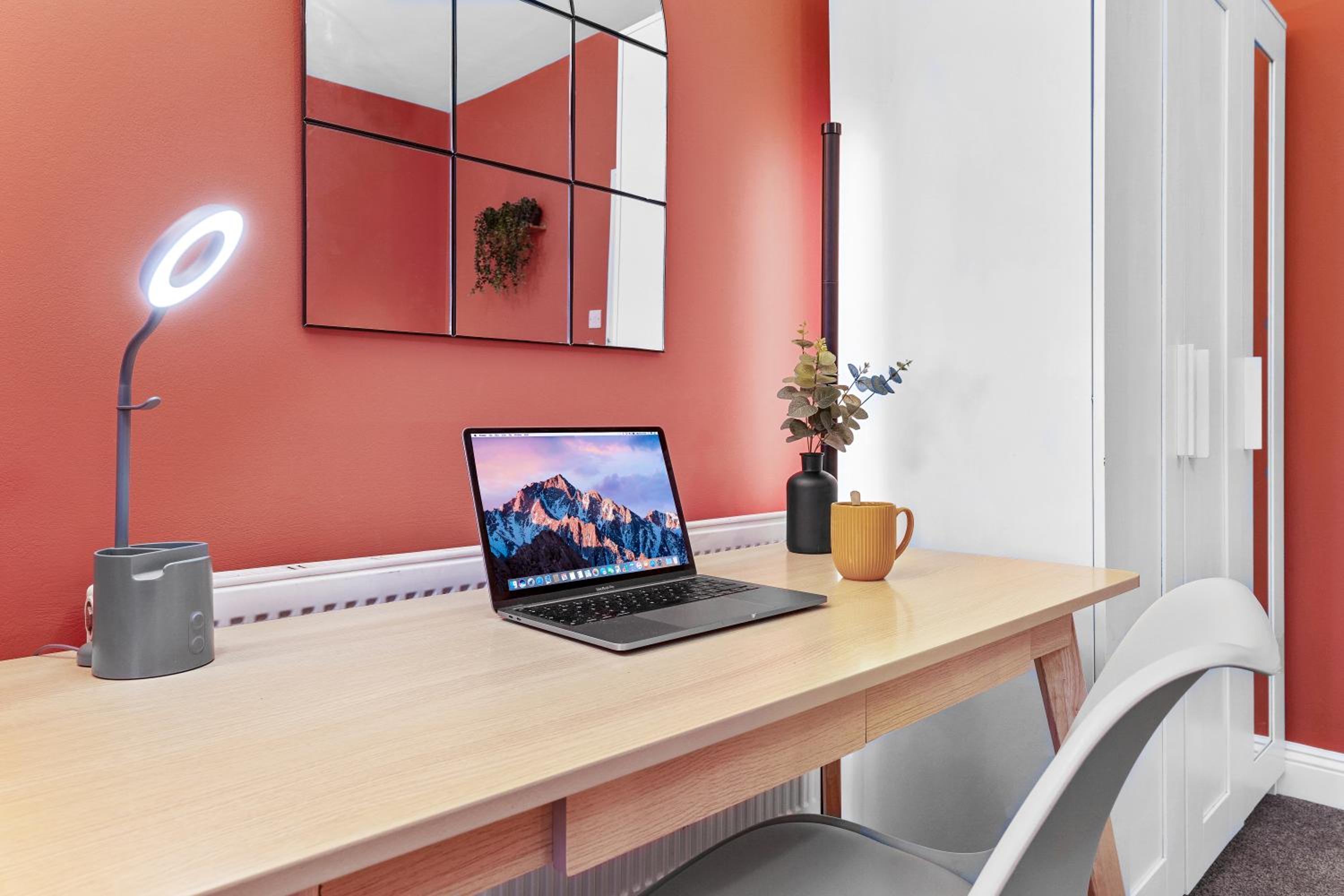 Baker Street Station 2-Bedroom Luxury Dream Flat! Hyde Park, Edgware Road & Oxford Street