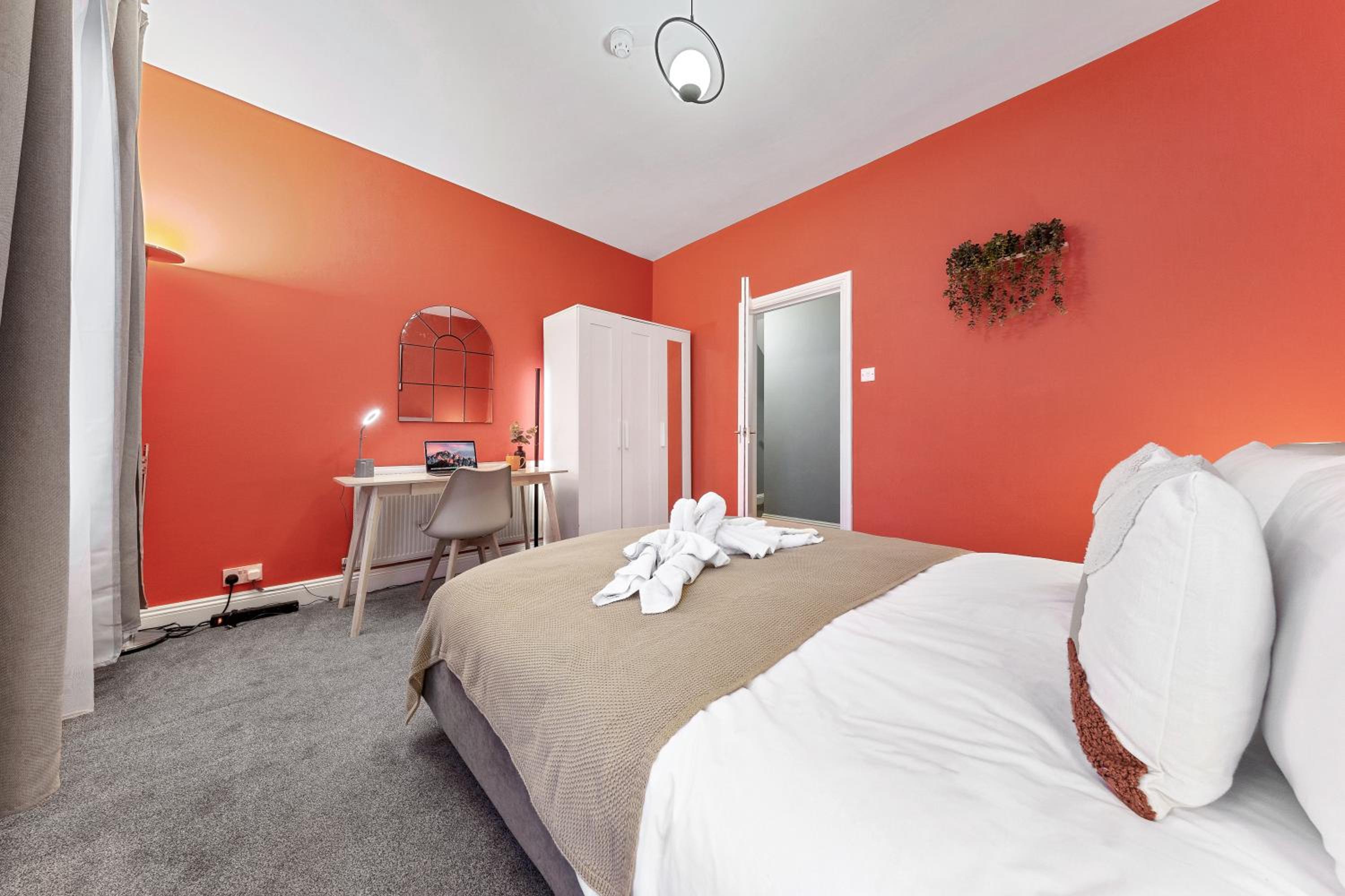 Baker Street Station 2-Bedroom Luxury Dream Flat! Hyde Park, Edgware Road & Oxford Street