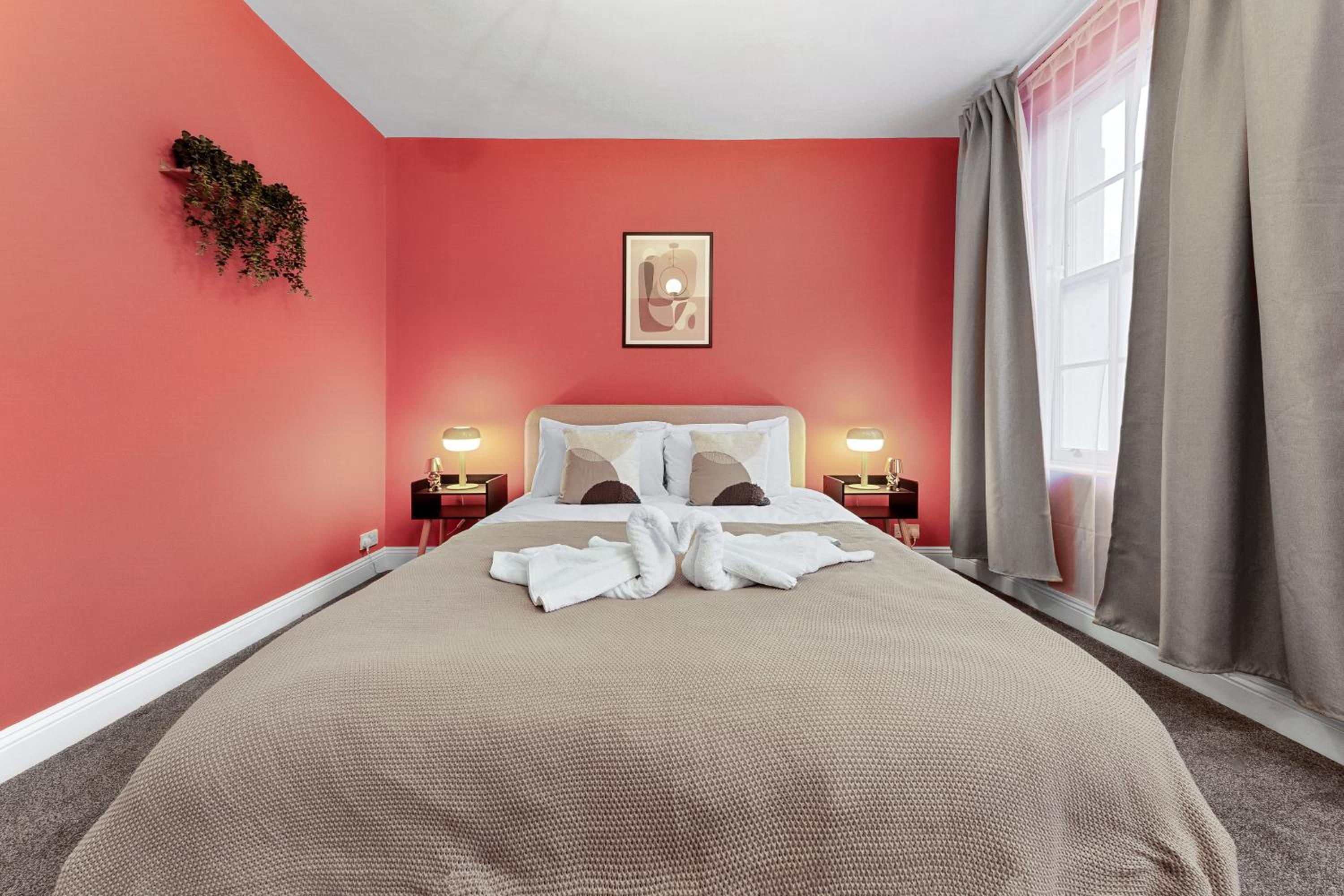Baker Street Station 2-Bedroom Luxury Dream Flat! Hyde Park, Edgware Road & Oxford Street