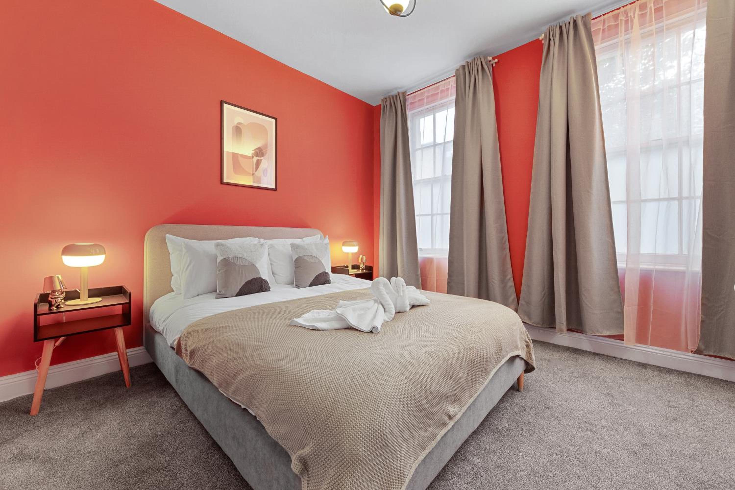 Baker Street Station 2-Bedroom Luxury Dream Flat! Hyde Park, Edgware Road & Oxford Street