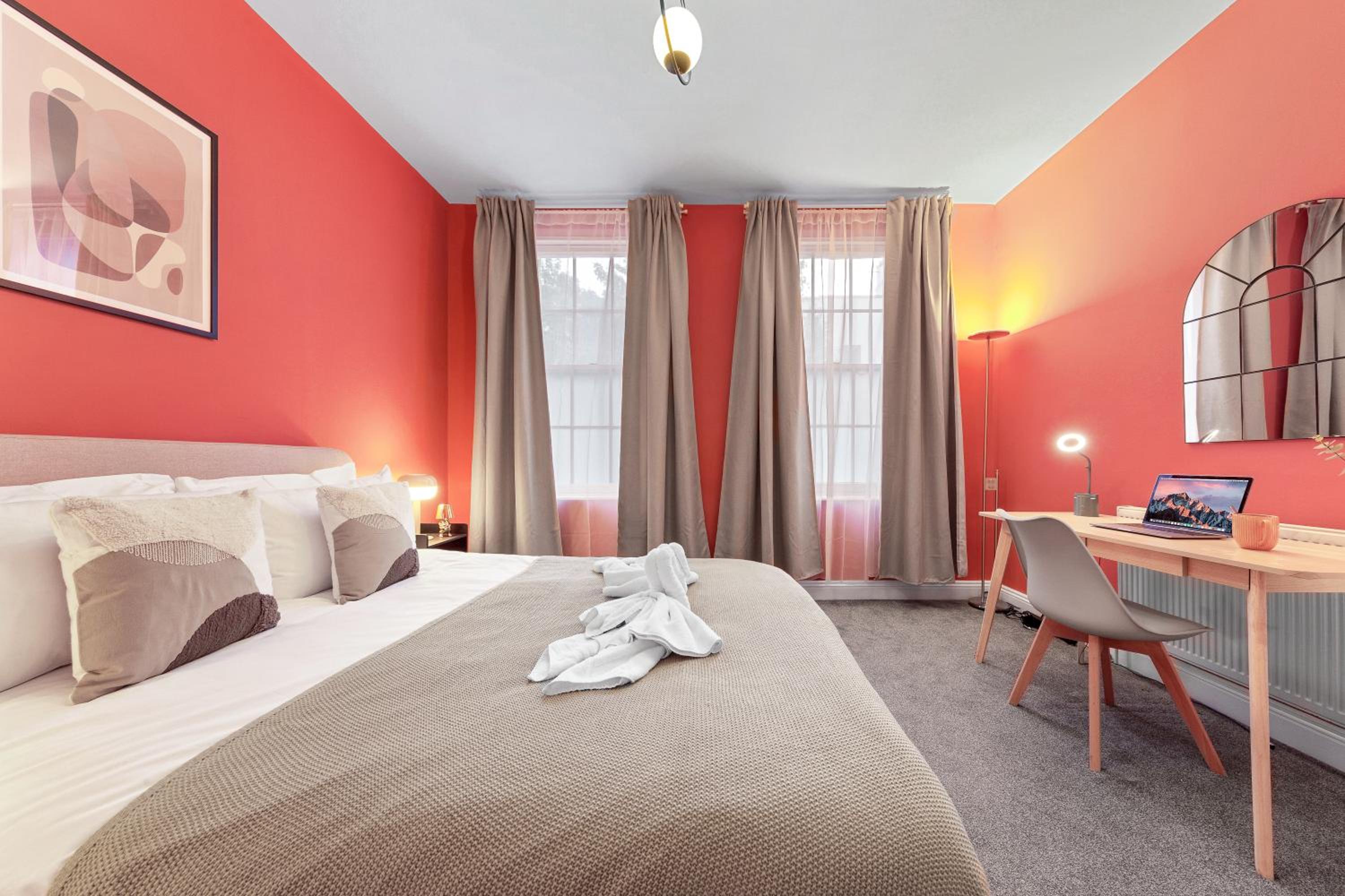 Baker Street Station 2-Bedroom Luxury Dream Flat! Hyde Park, Edgware Road & Oxford Street