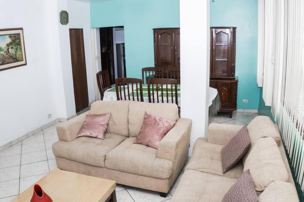 Lovely Apt in the Heart of Downtown Guayaquil
