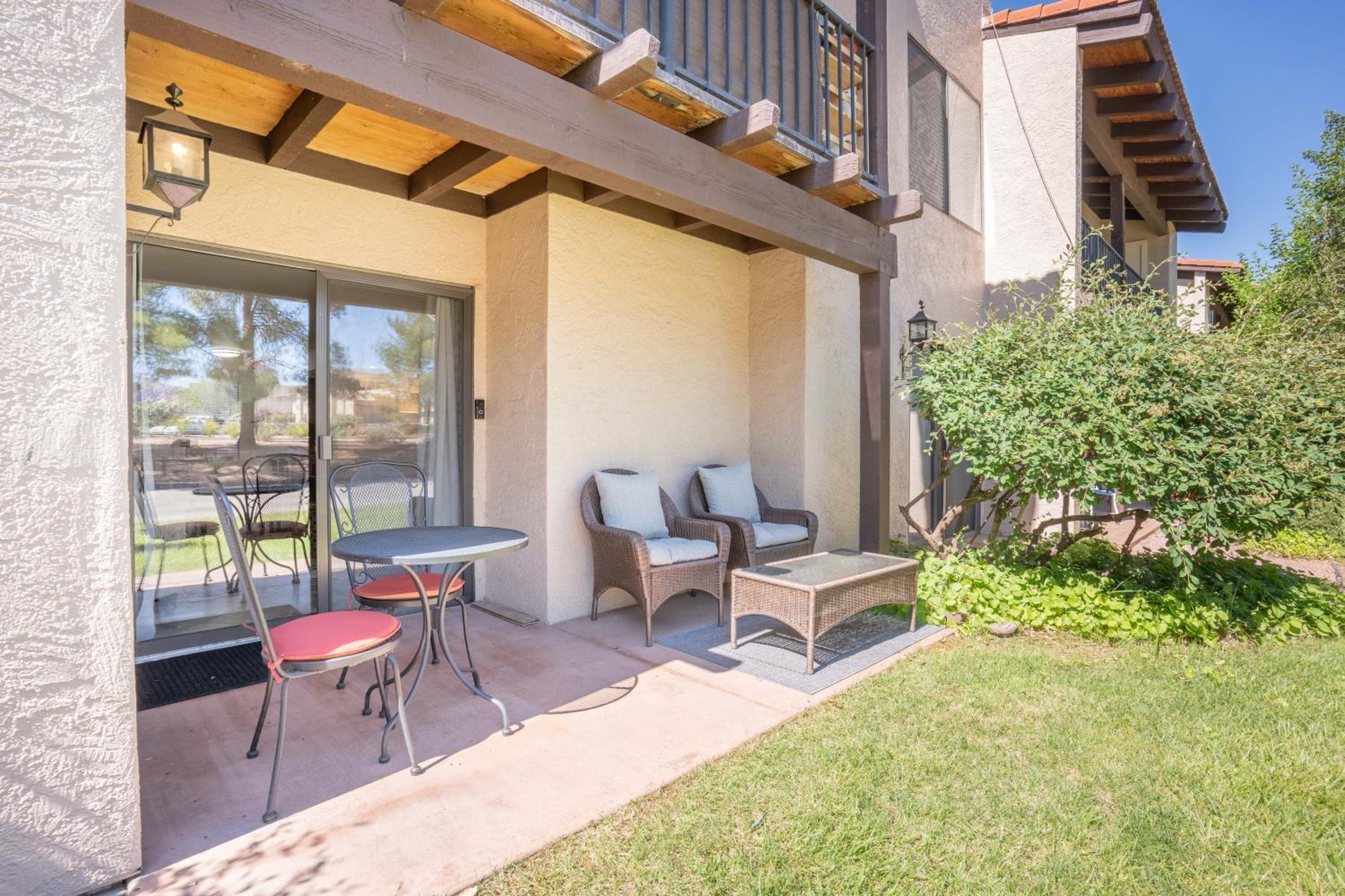 Hotel Cozy Sedona Retreat - Pool, Spa, Pickleball - Image 1